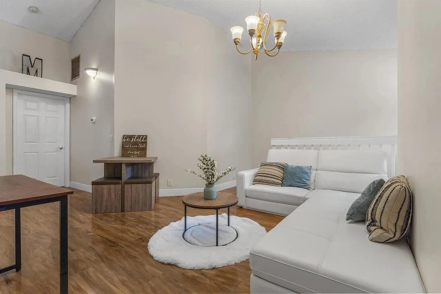 12 Vía De Casas Sur Apt 203