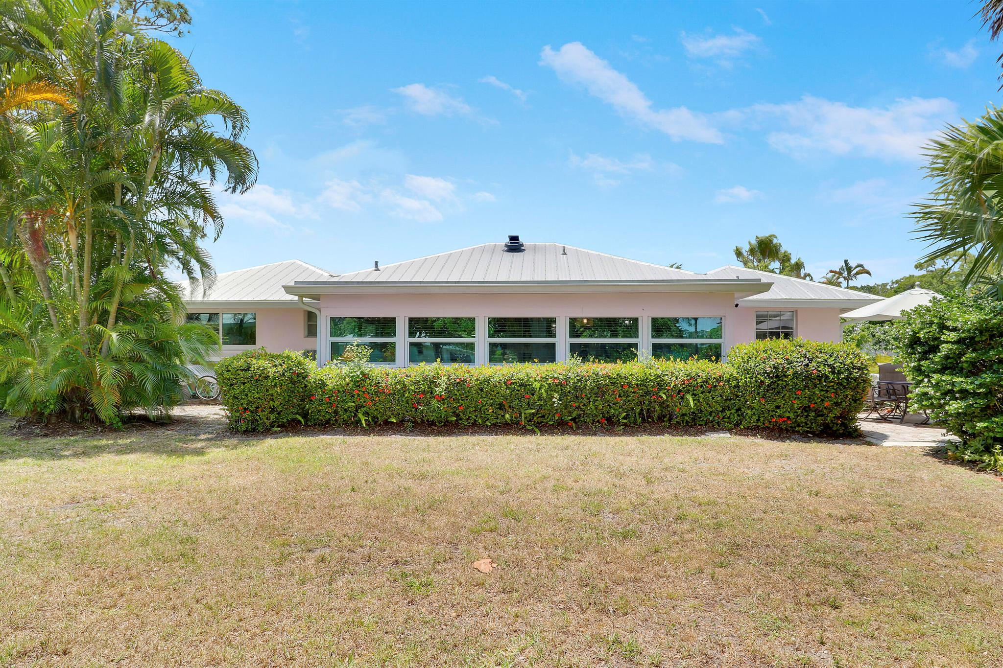 LITTLE CLUB - Residential
