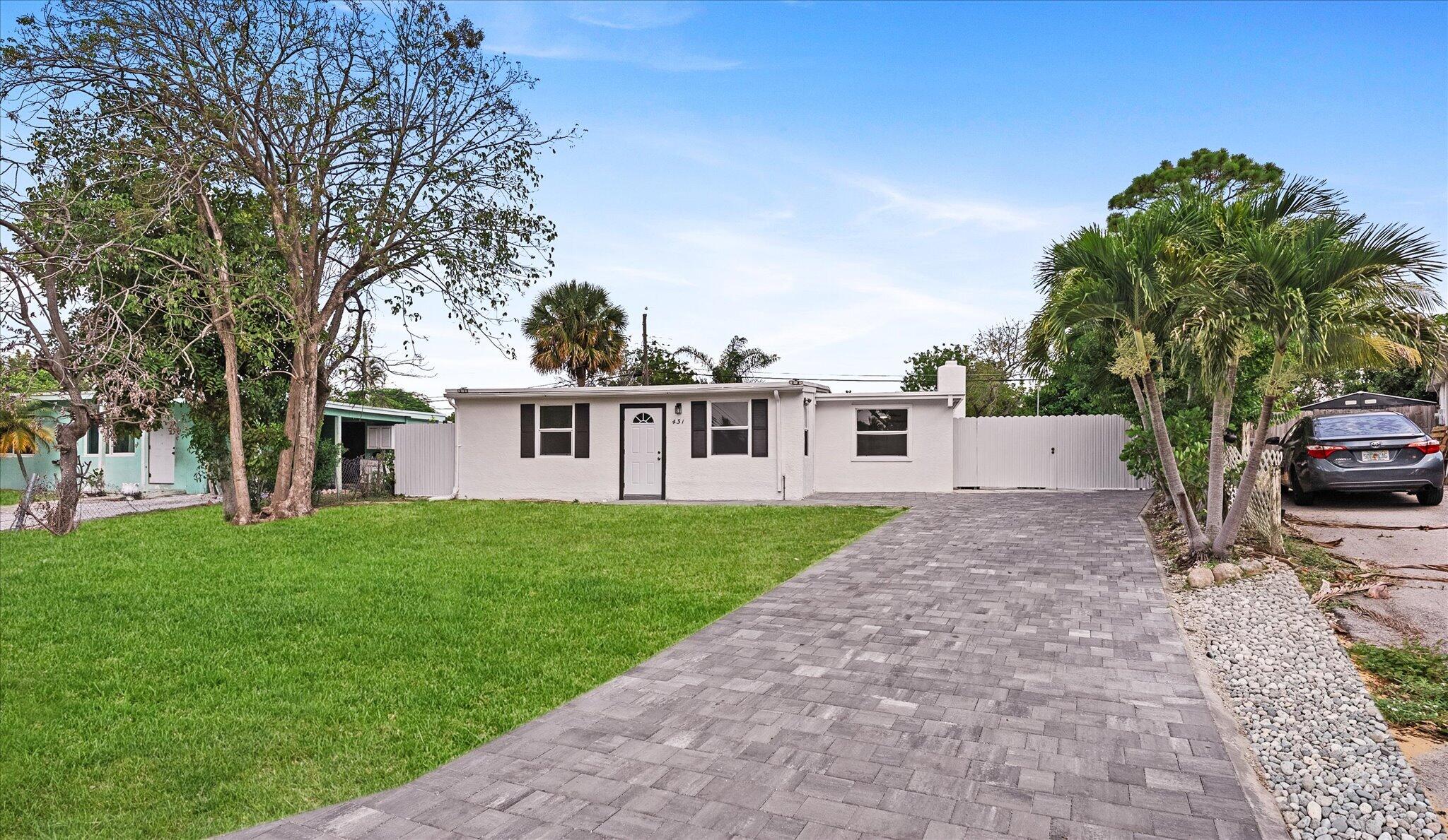 431 Ficus Tree Drive