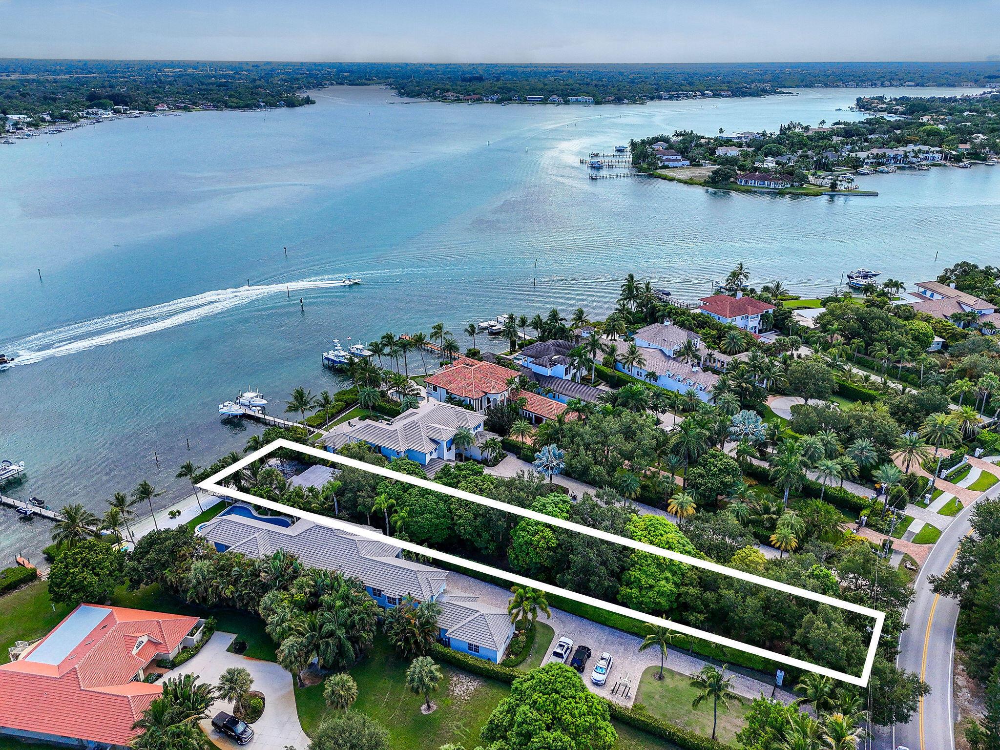 RIVERSIDE ON THE LOXAHATC - Residential