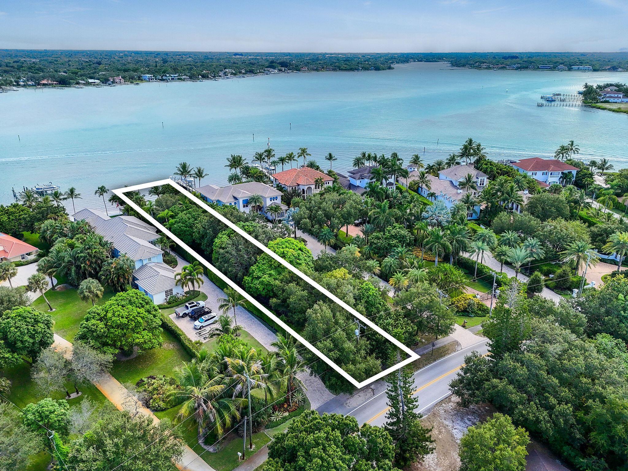 RIVERSIDE ON THE LOXAHATC - Residential