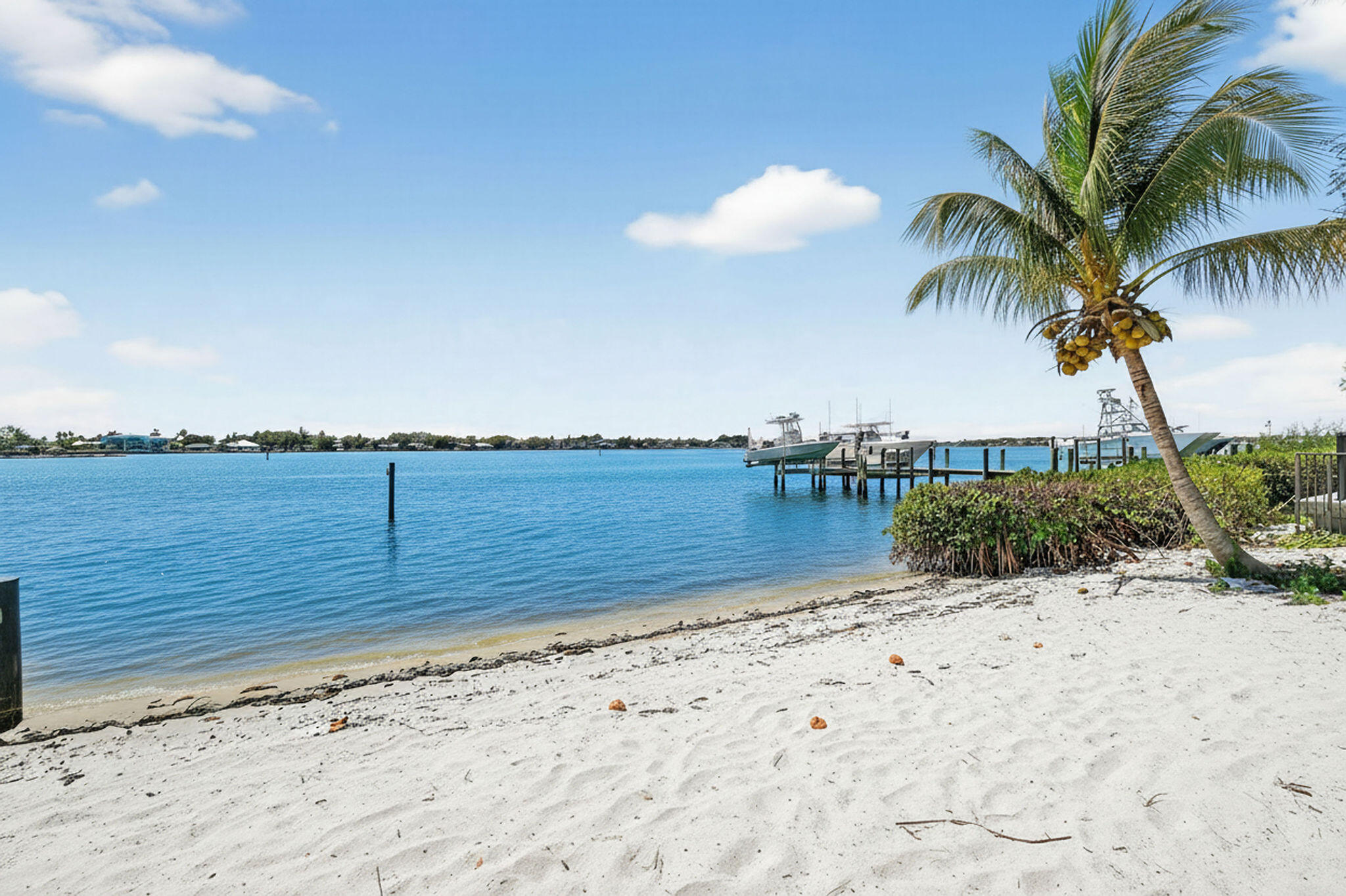 RIVERSIDE ON THE LOXAHATCHEE - Residential