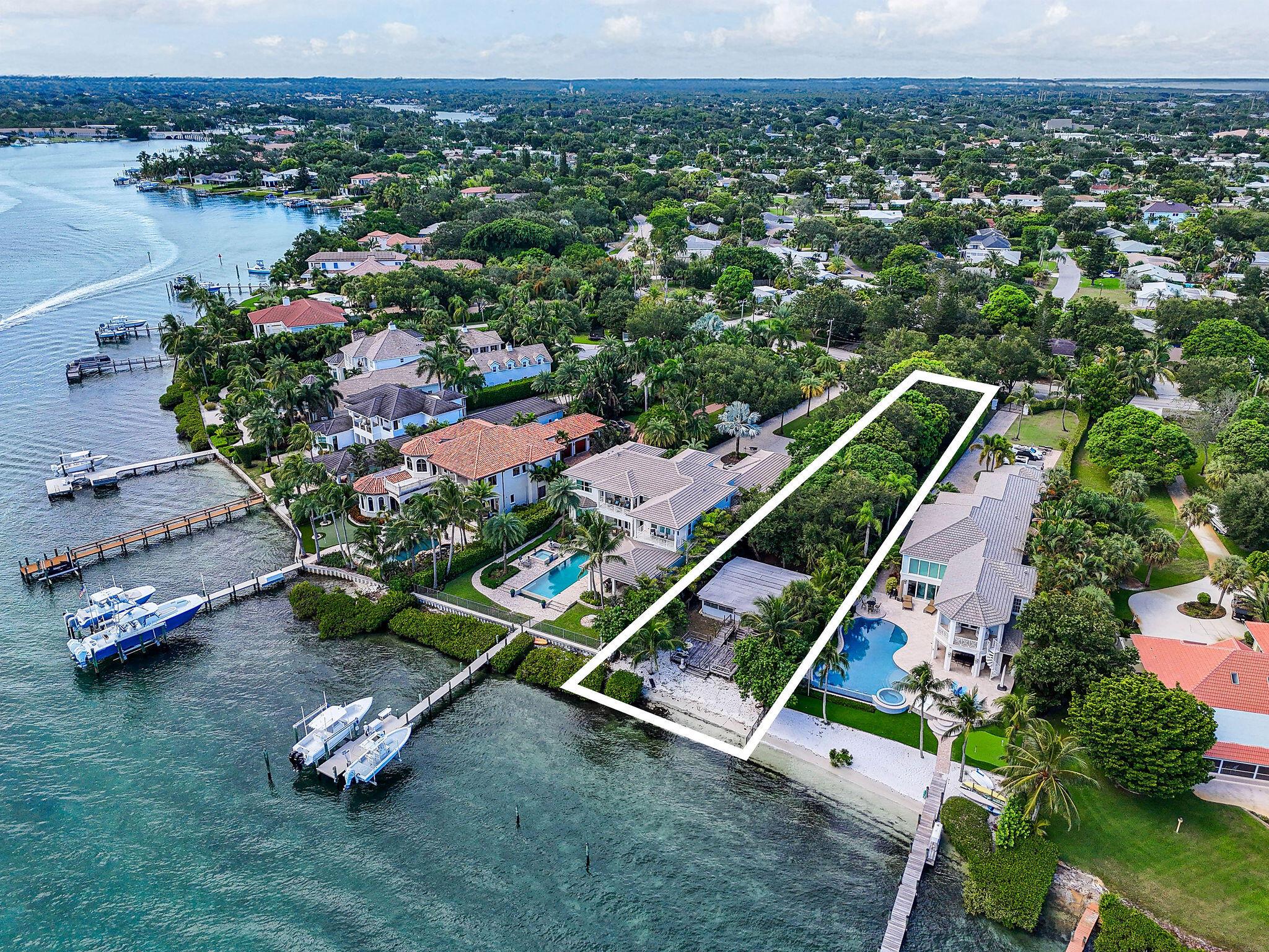 RIVERSIDE ON THE LOXAHATC - Residential