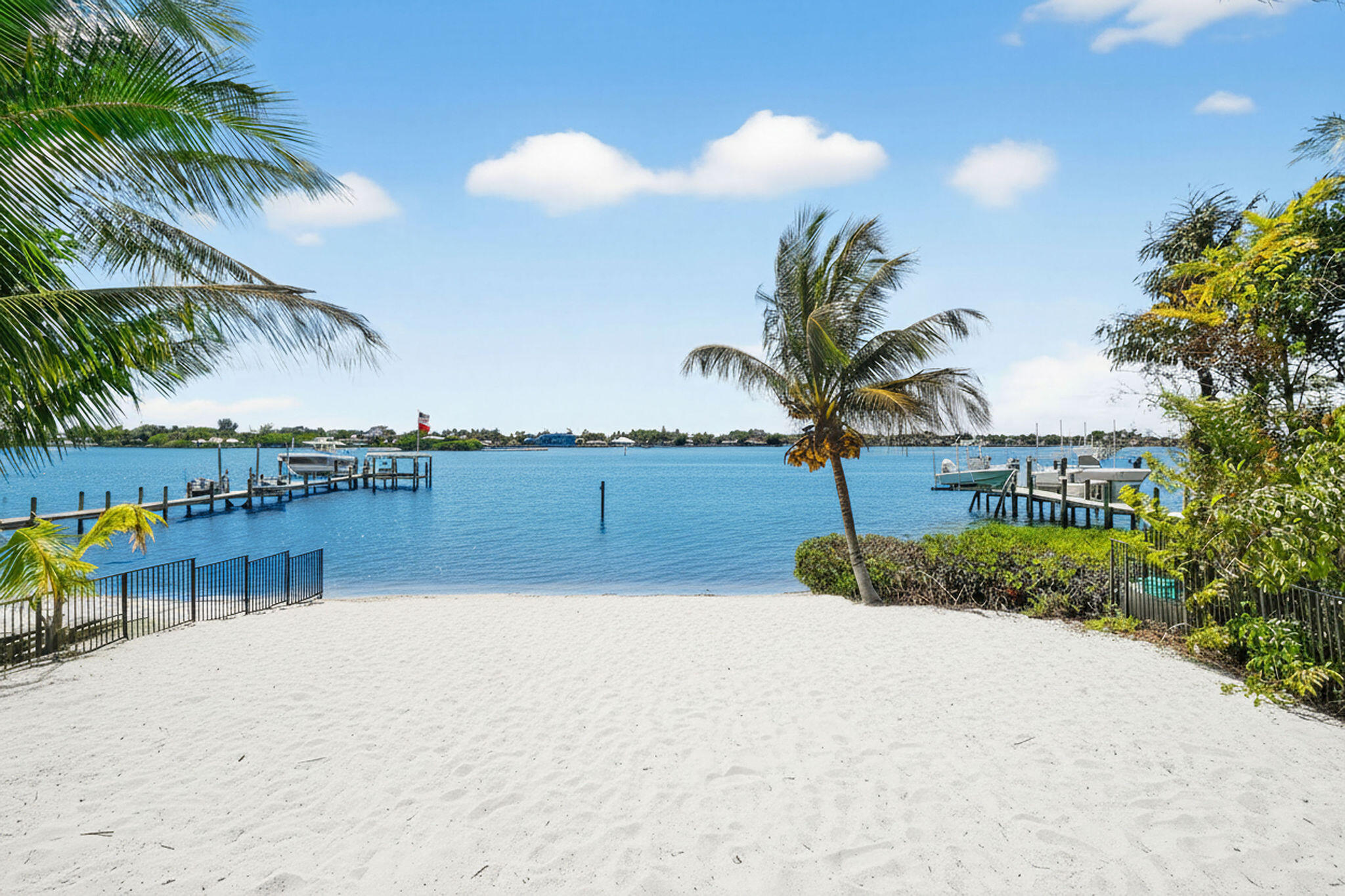 RIVERSIDE ON THE LOXAHATCHEE - Residential