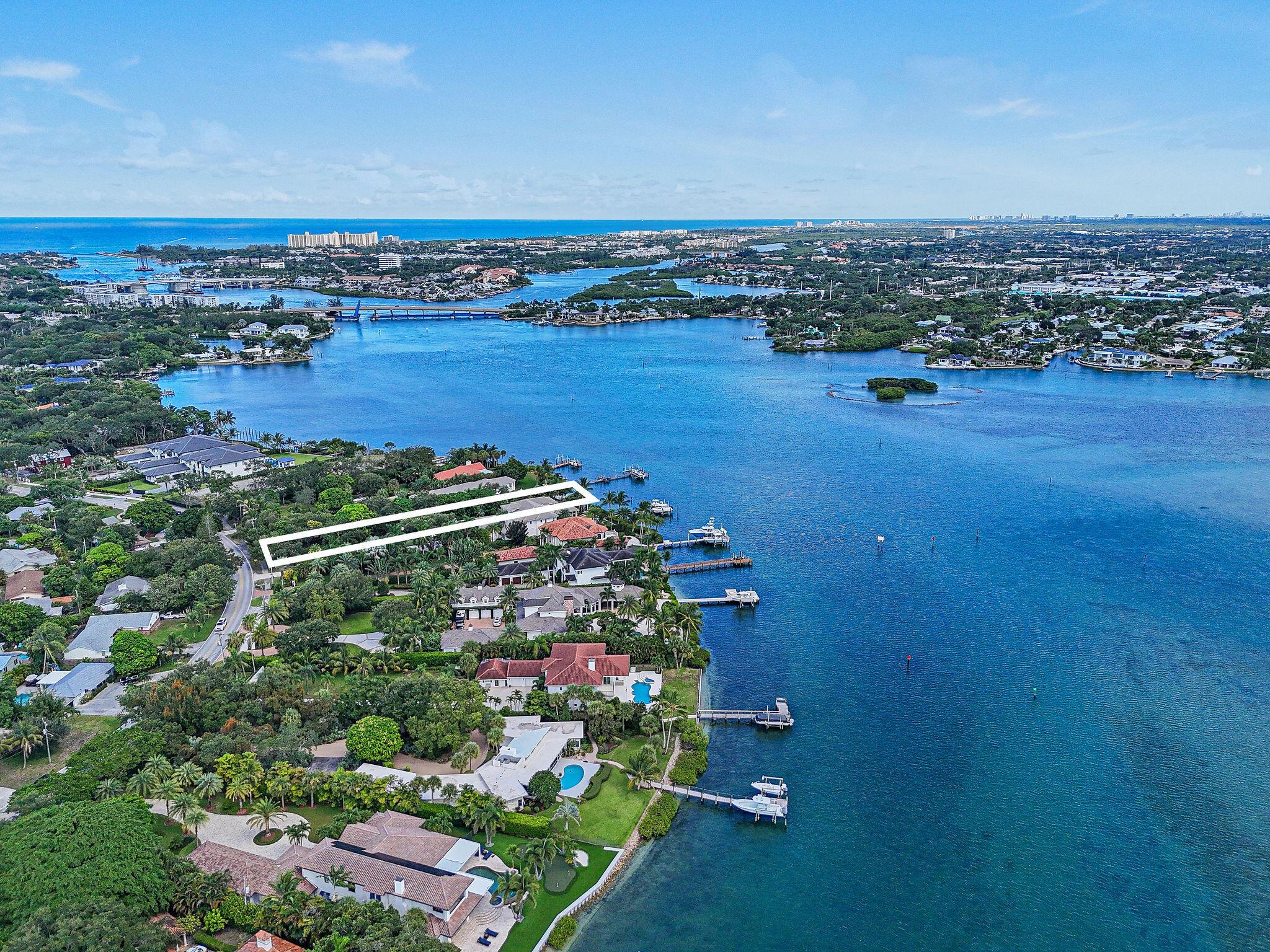 RIVERSIDE ON THE LOXAHATC - Residential