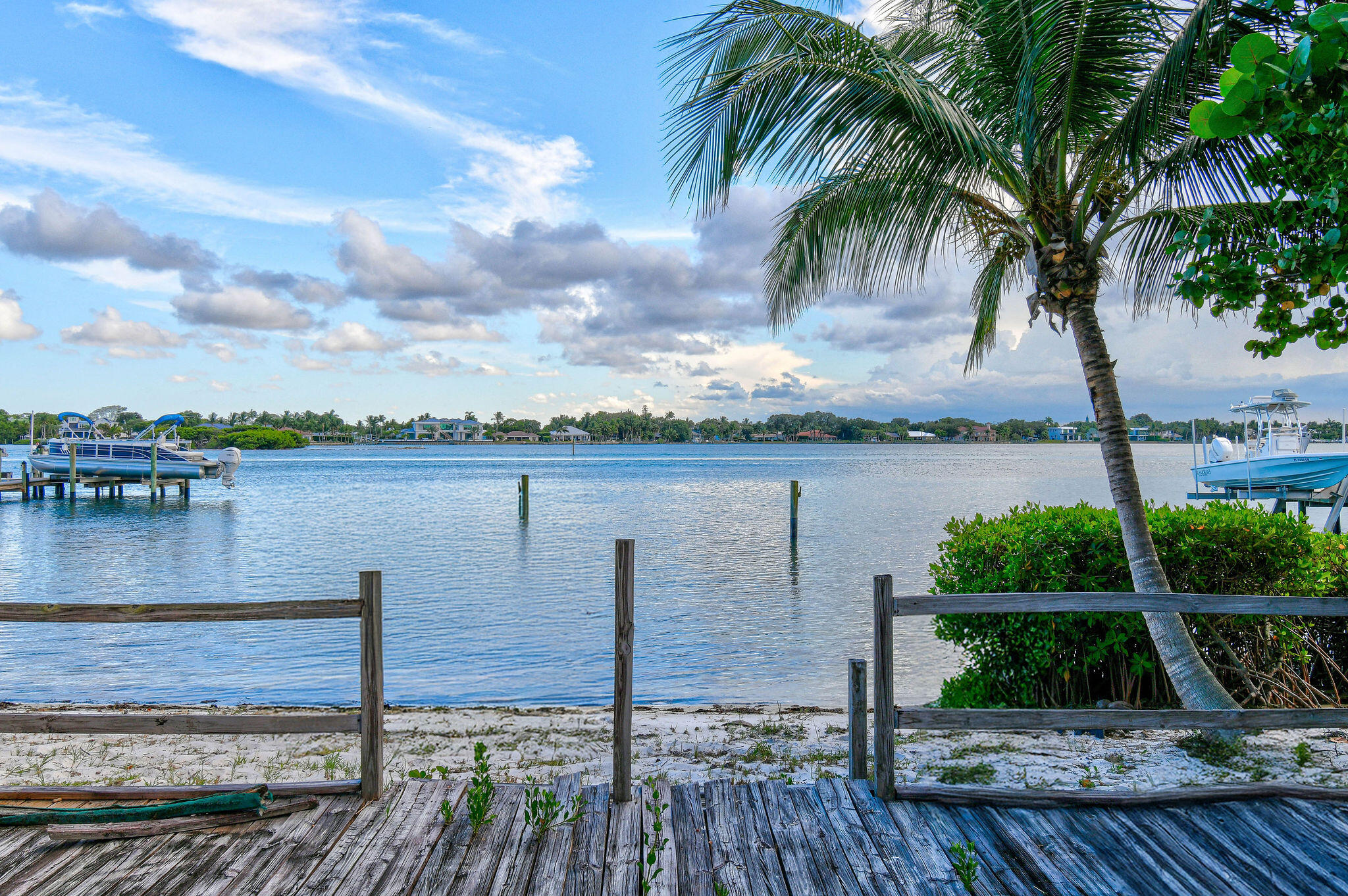 RIVERSIDE ON THE LOXAHATCHEE - Residential