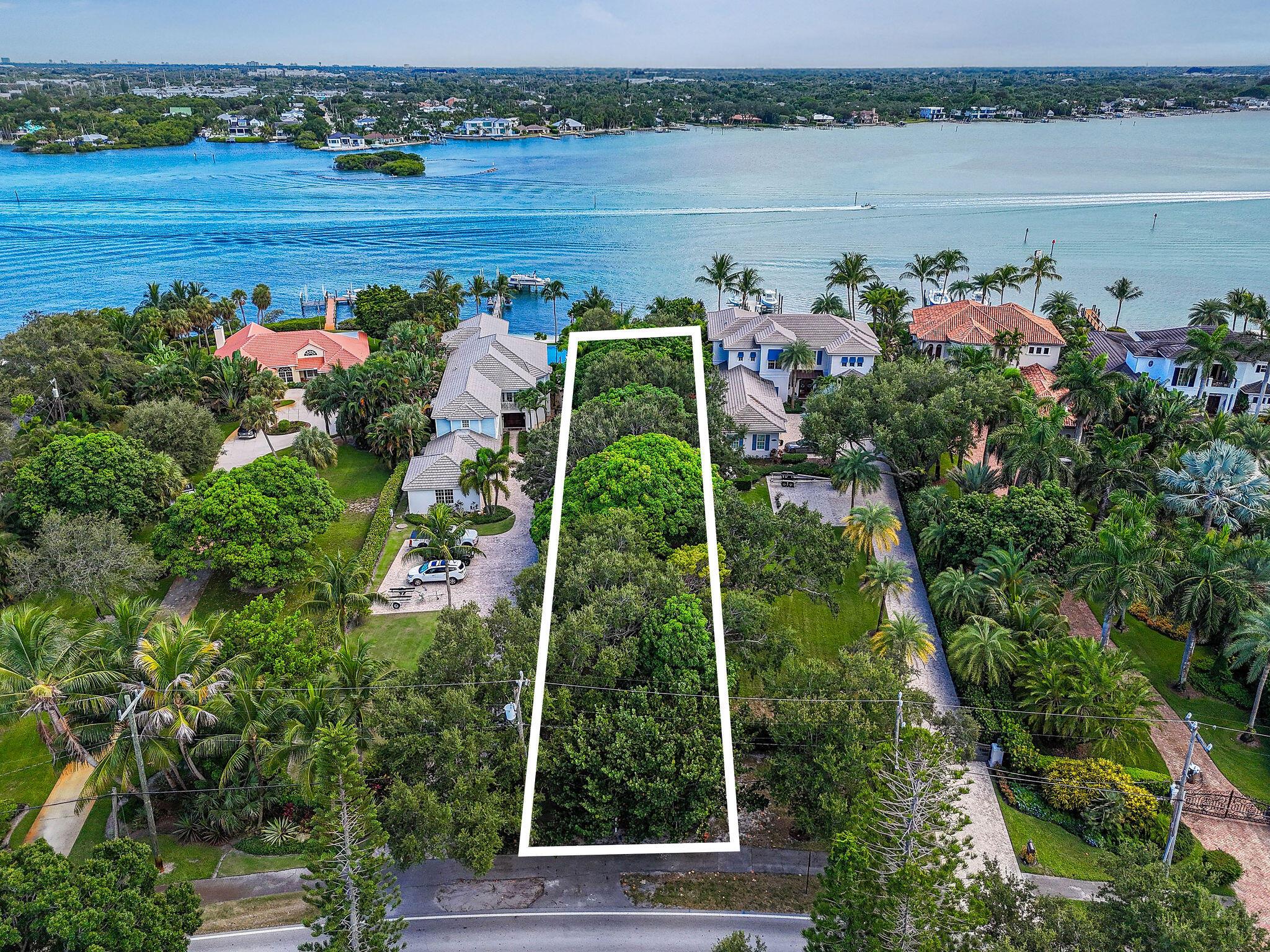 RIVERSIDE ON THE LOXAHATC - Residential