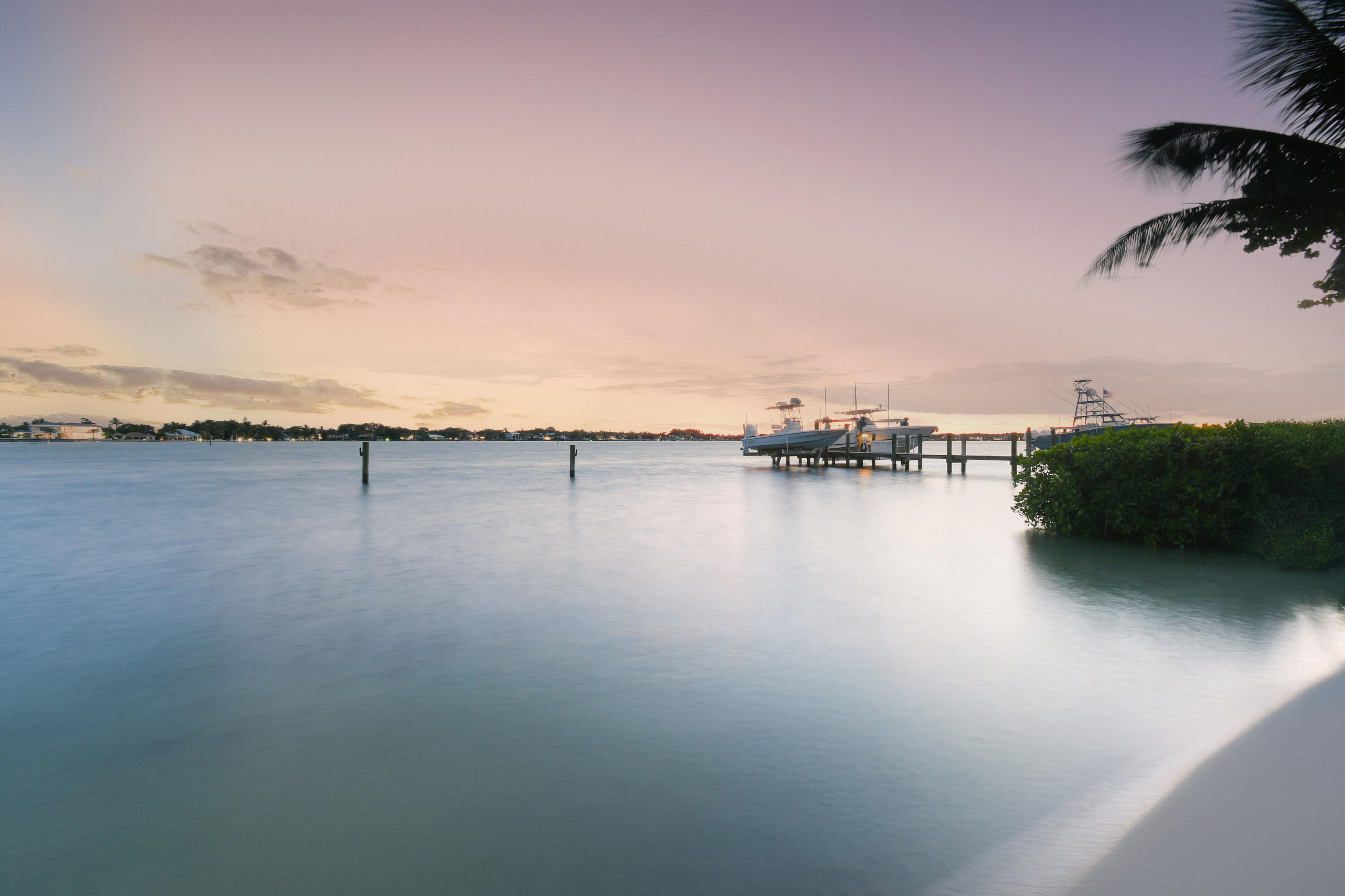 RIVERSIDE ON THE LOXAHATCHEE - Residential