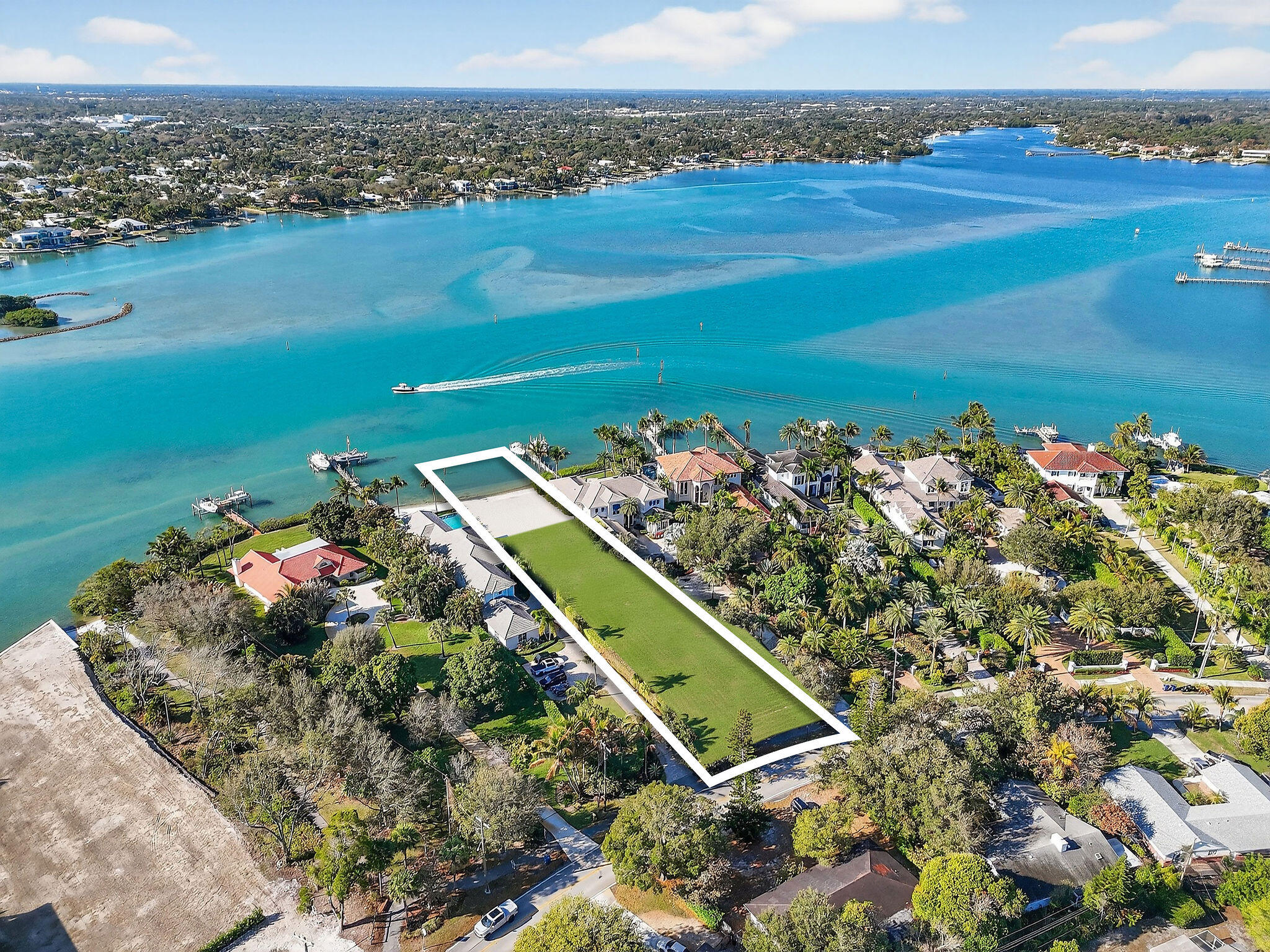 RIVERSIDE ON THE LOXAHATCHEE - Residential