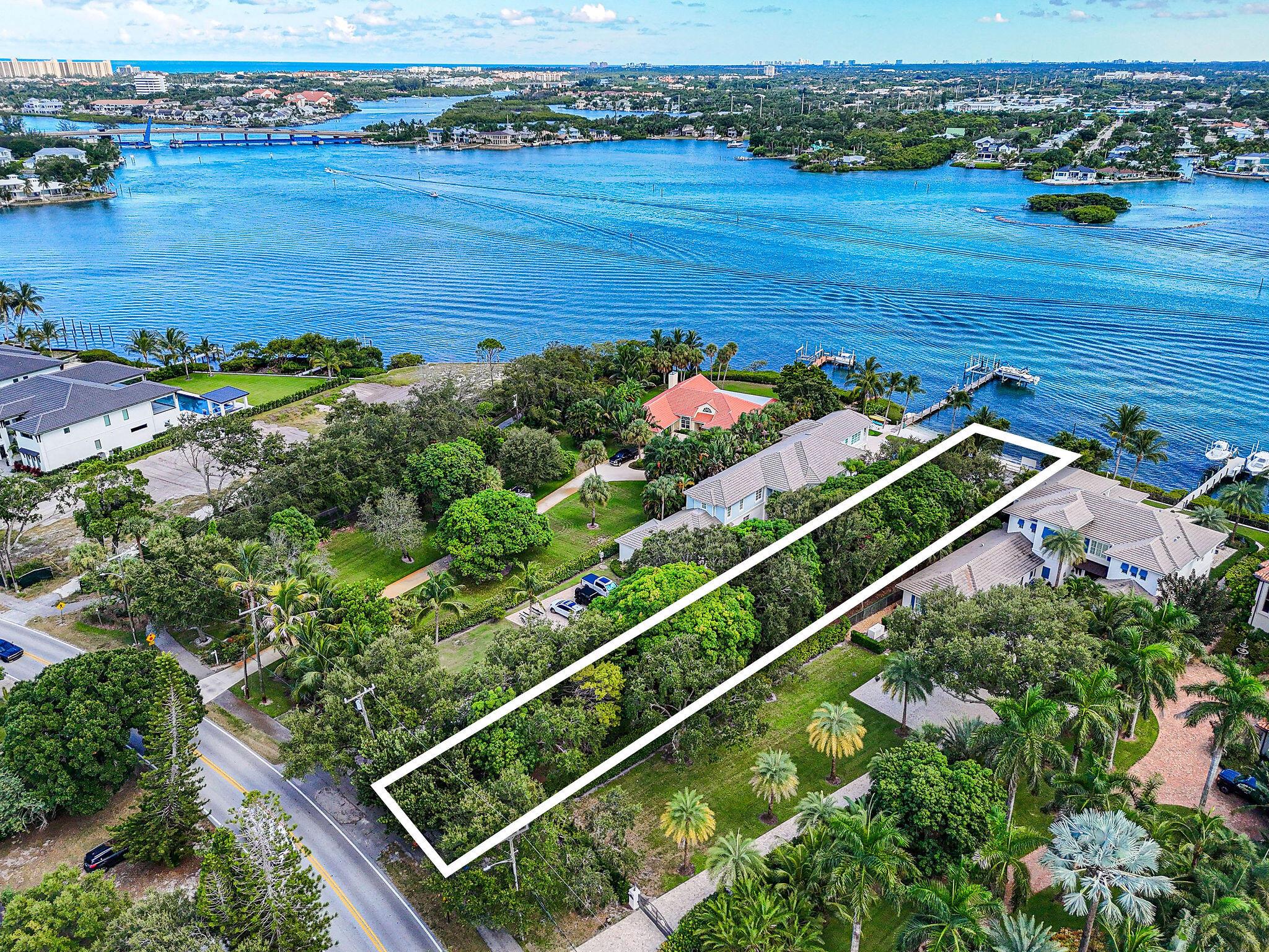 RIVERSIDE ON THE LOXAHATC - Residential