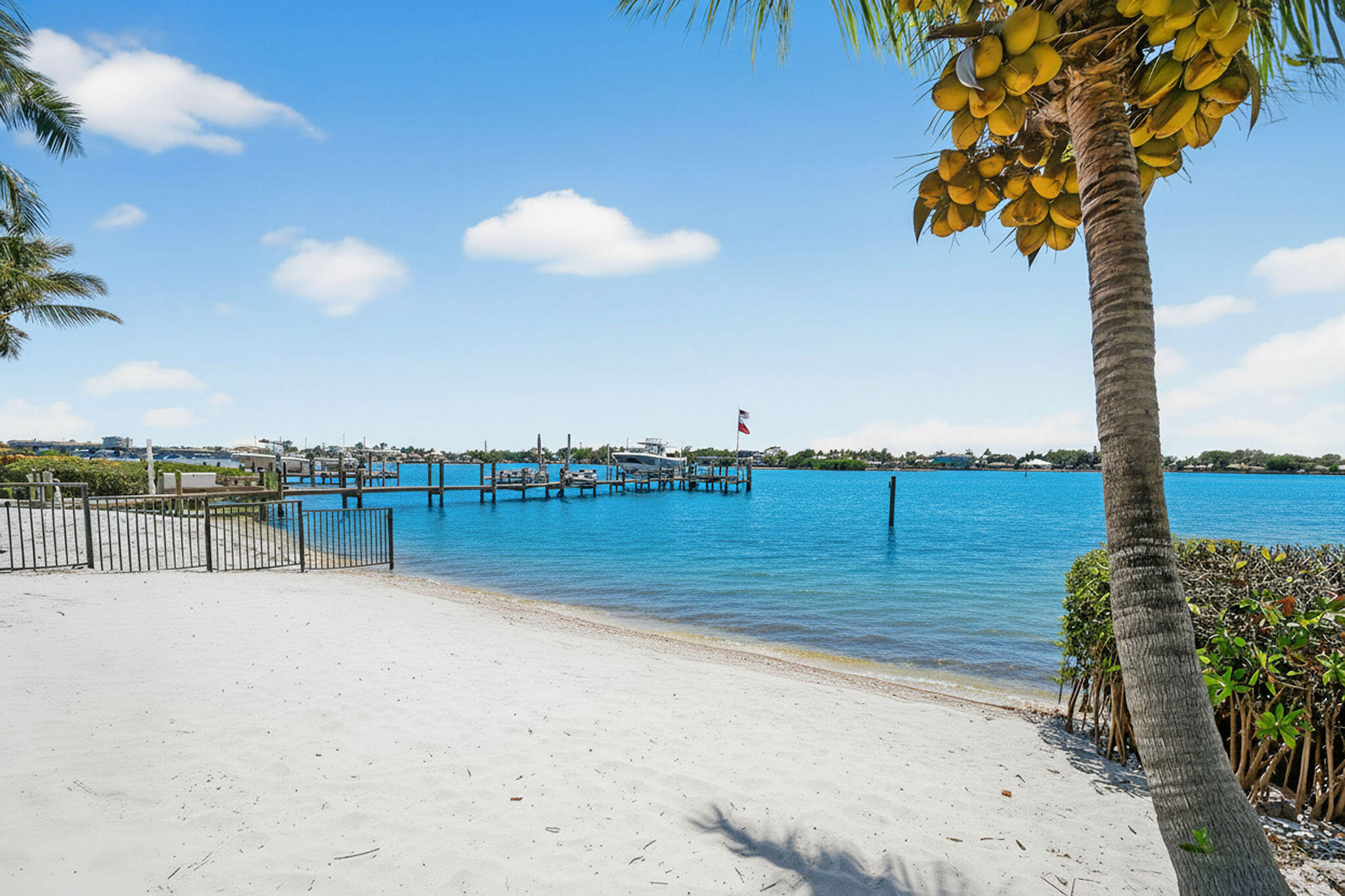 114 W Riverside Drive