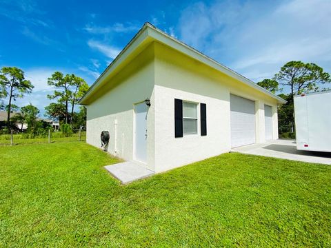 A home in Loxahatchee