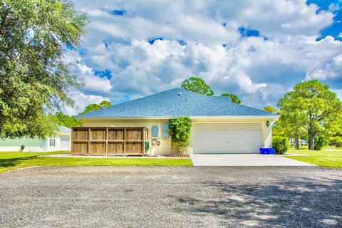 A home in Loxahatchee