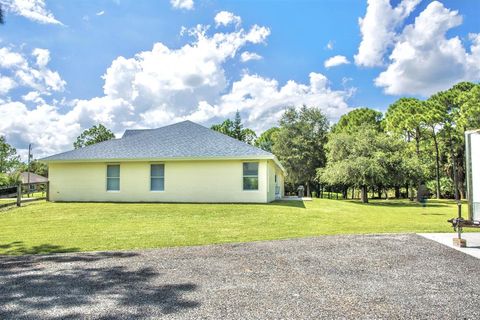 A home in Loxahatchee