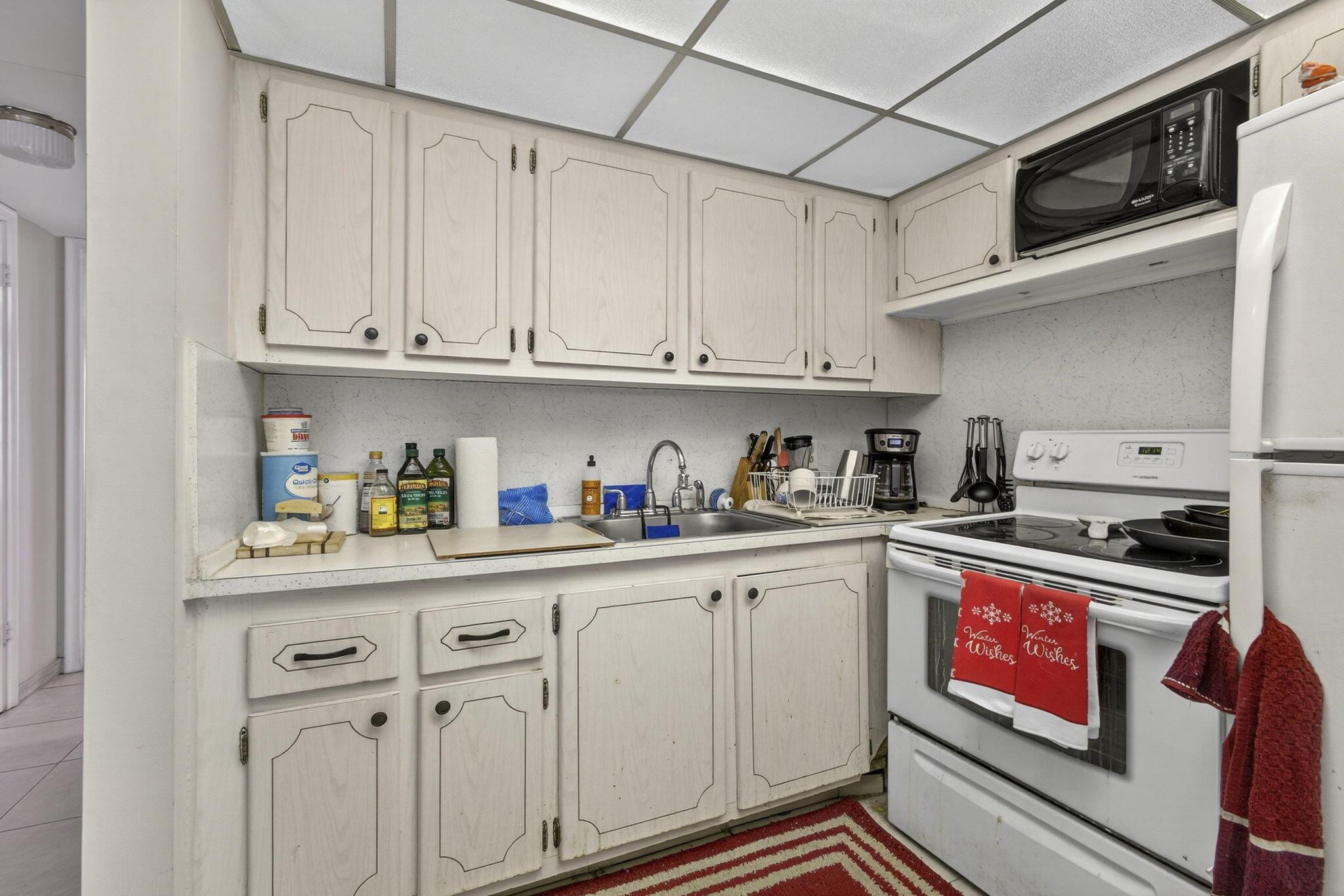 SUSSEX CONDO - Residential