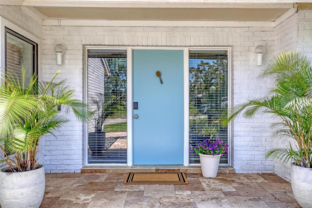 Photo of 13856 Sand Crane Drive, Palm Beach Gardens, FL 33418 (MLS # R11091174)