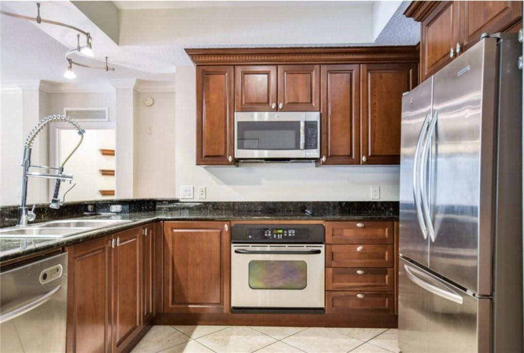 SAN RAPHAEL CONDO - Residential