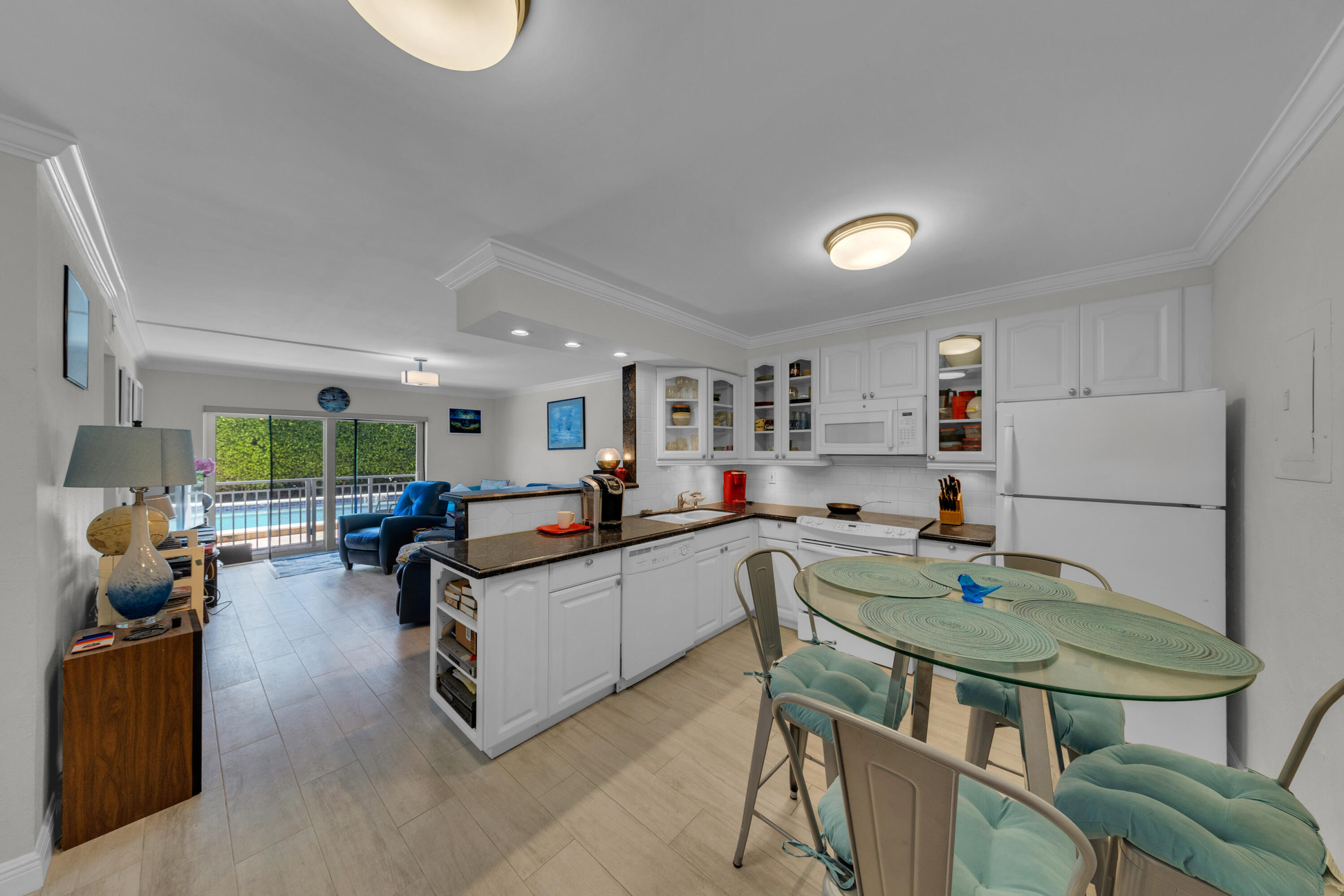 3220 Bayview Drive 115, Fort Lauderdale, FL, 33306/$329,000 3 3220 Bayview Drive 115