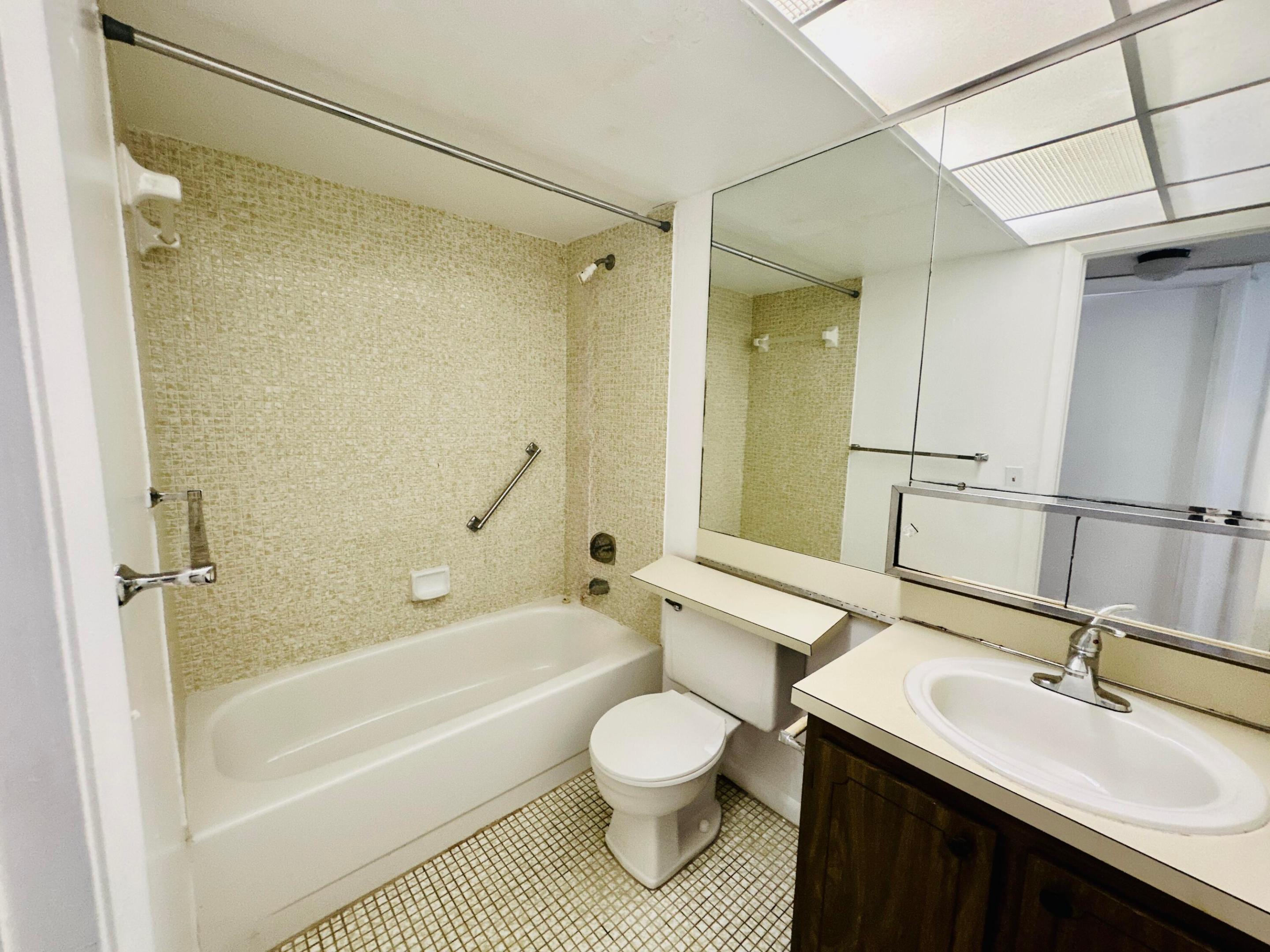 SUNRISE LAKES 153 CONDO - Residential