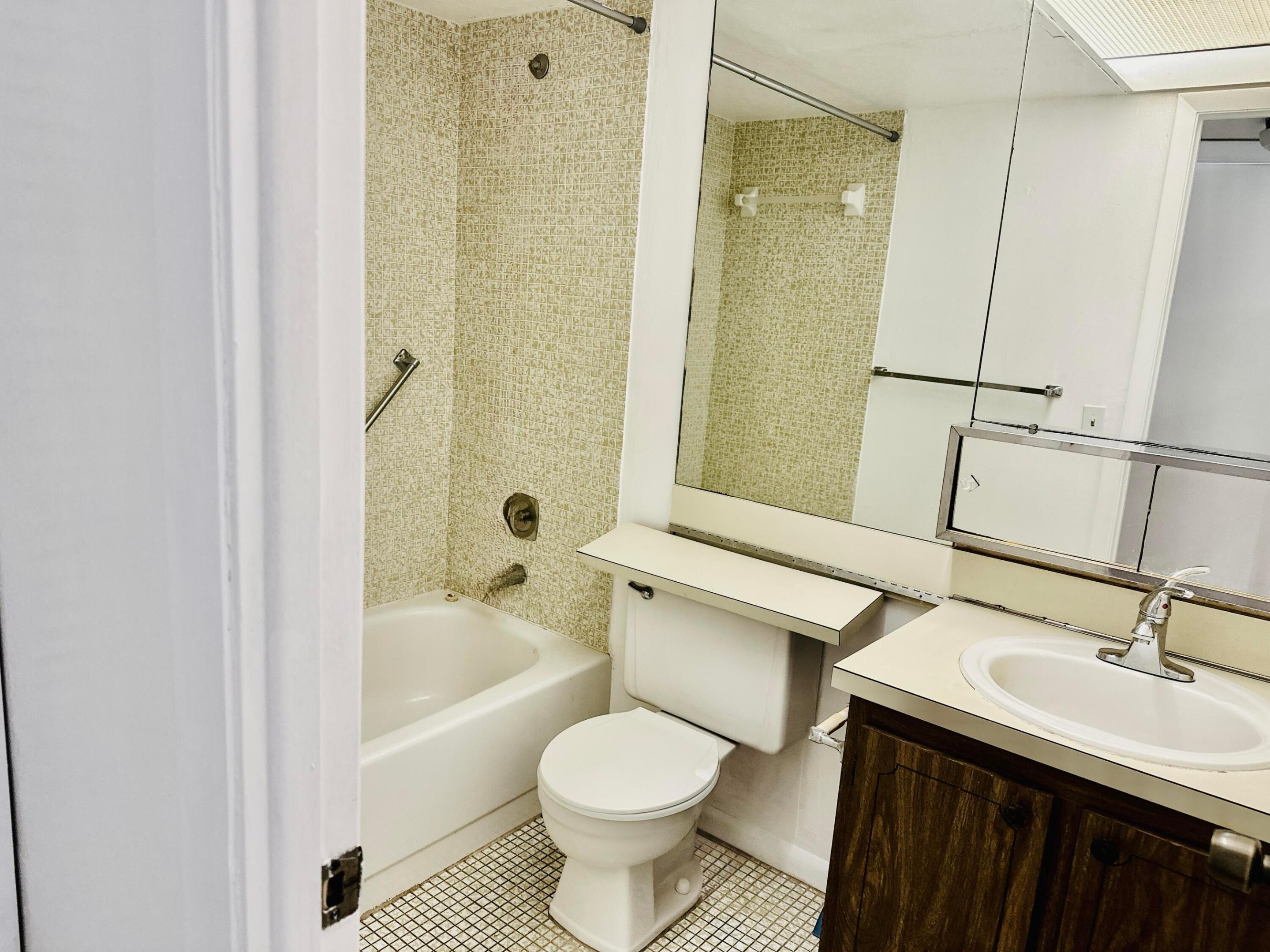 SUNRISE LAKES 153 CONDO - Residential