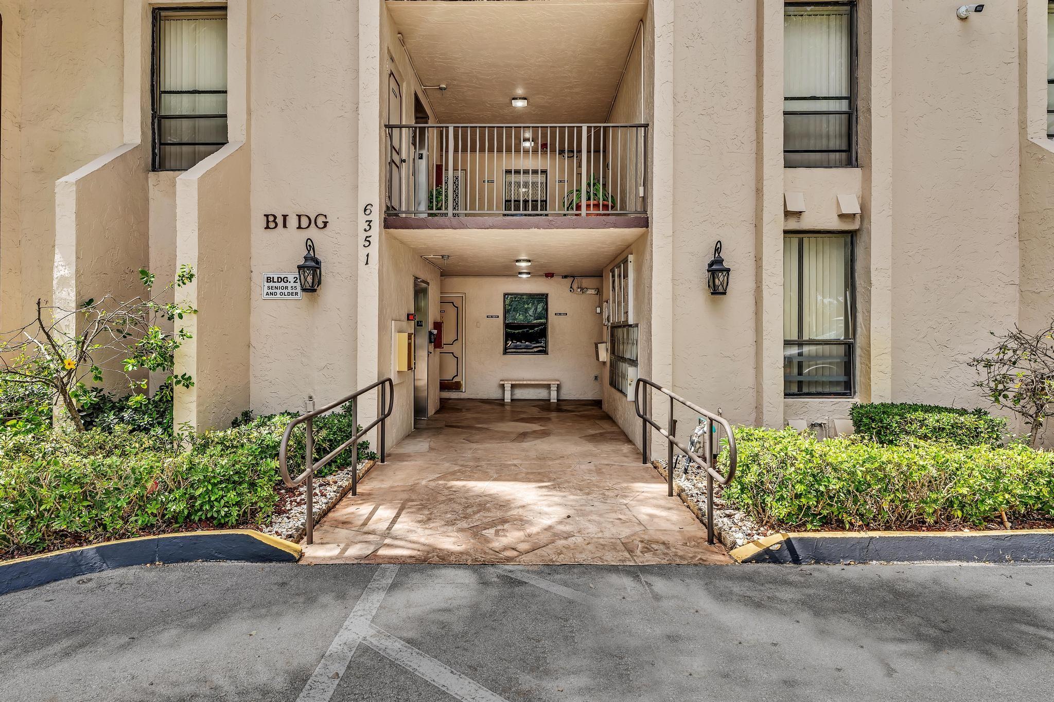 6351 N University Dr 324