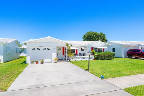 Single Family Residence in Boynton Beach FL 120 Leisureville Boulevard.jpg