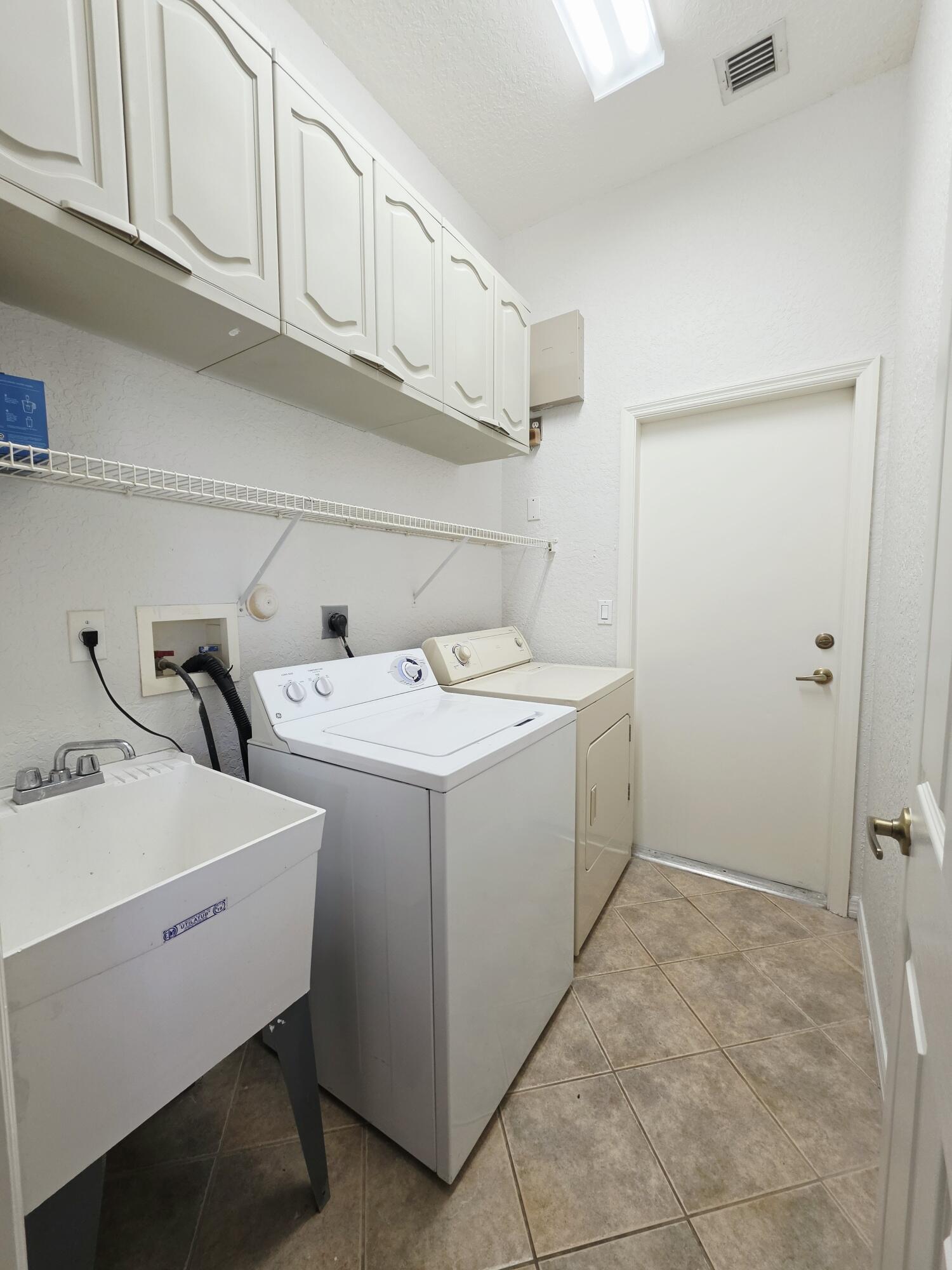 ANDROS ISLE PAR B - Residential