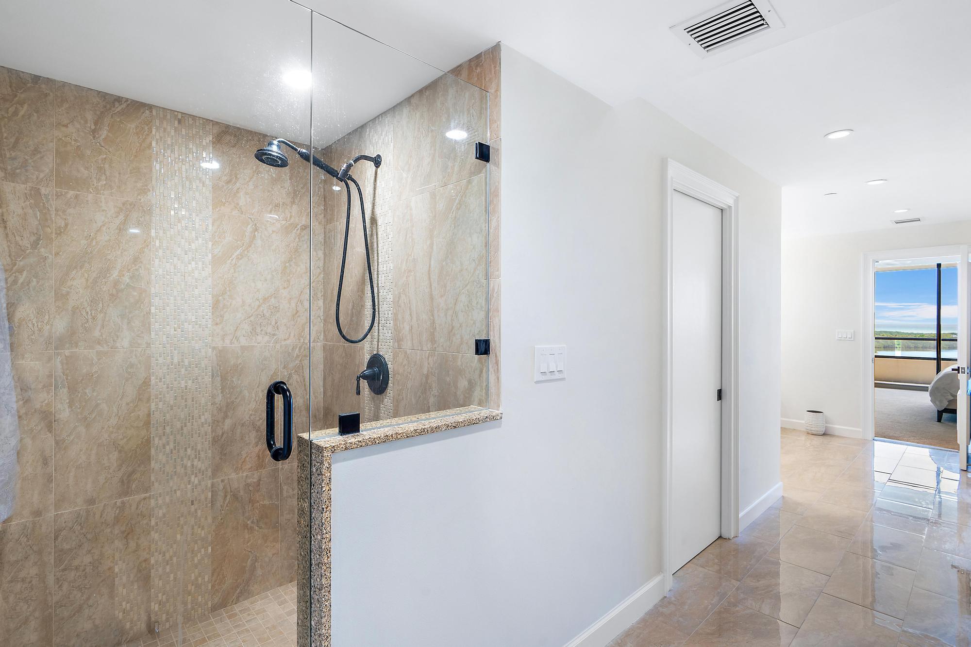 Old Port Cove - Lake Poin - Residential