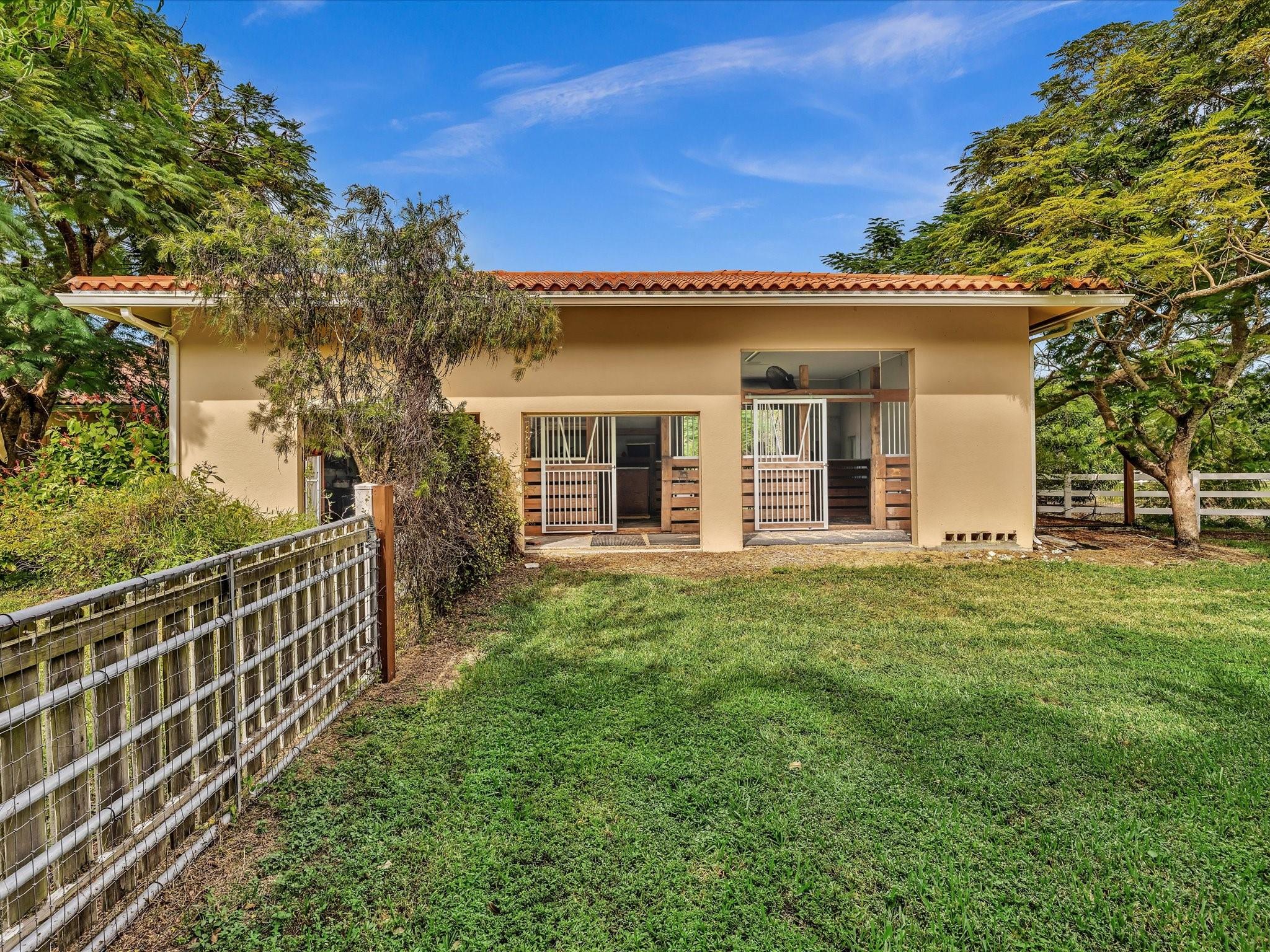 SUNSHINE RANCHES - Residential