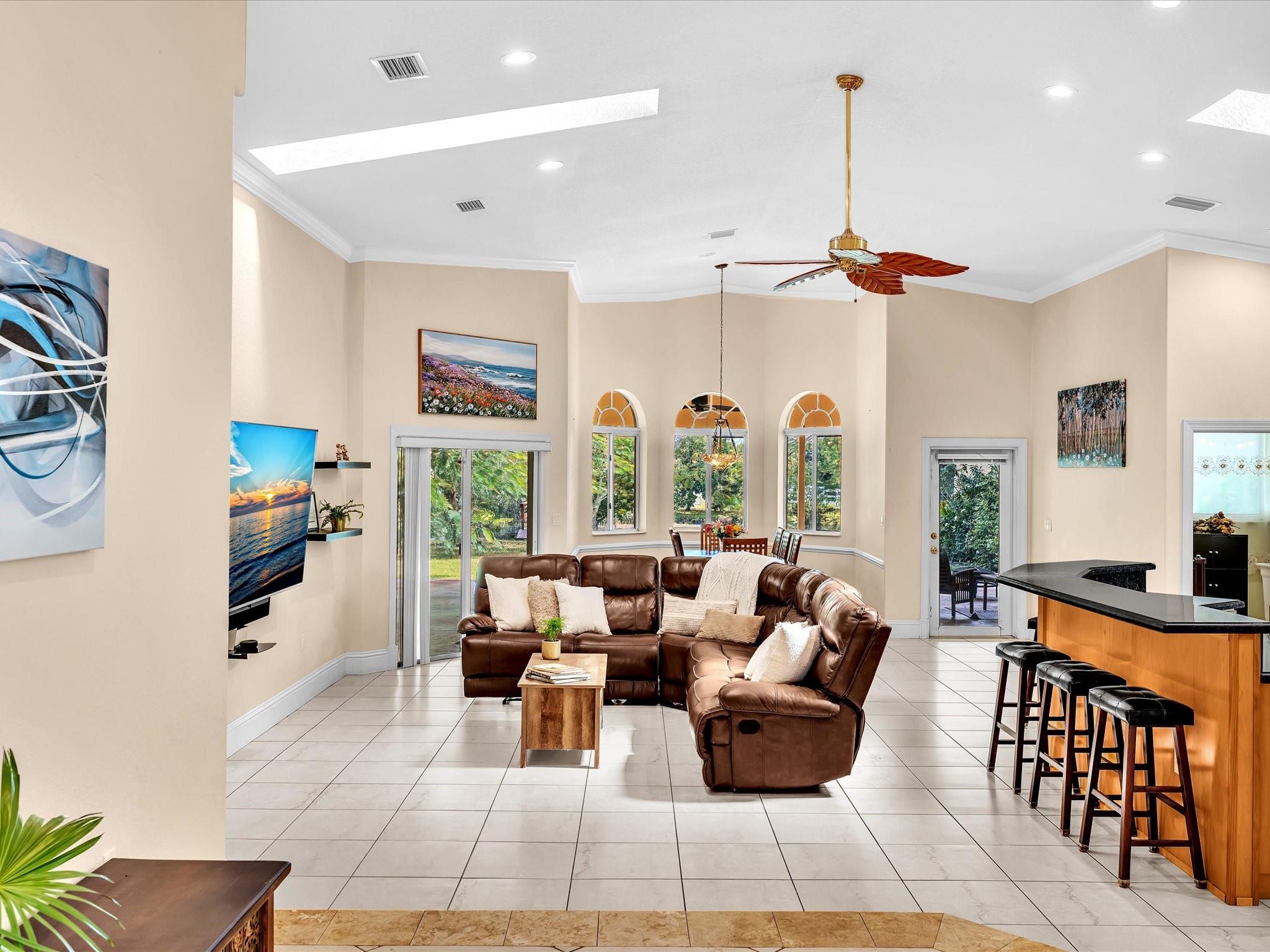 SUNSHINE RANCHES - Residential