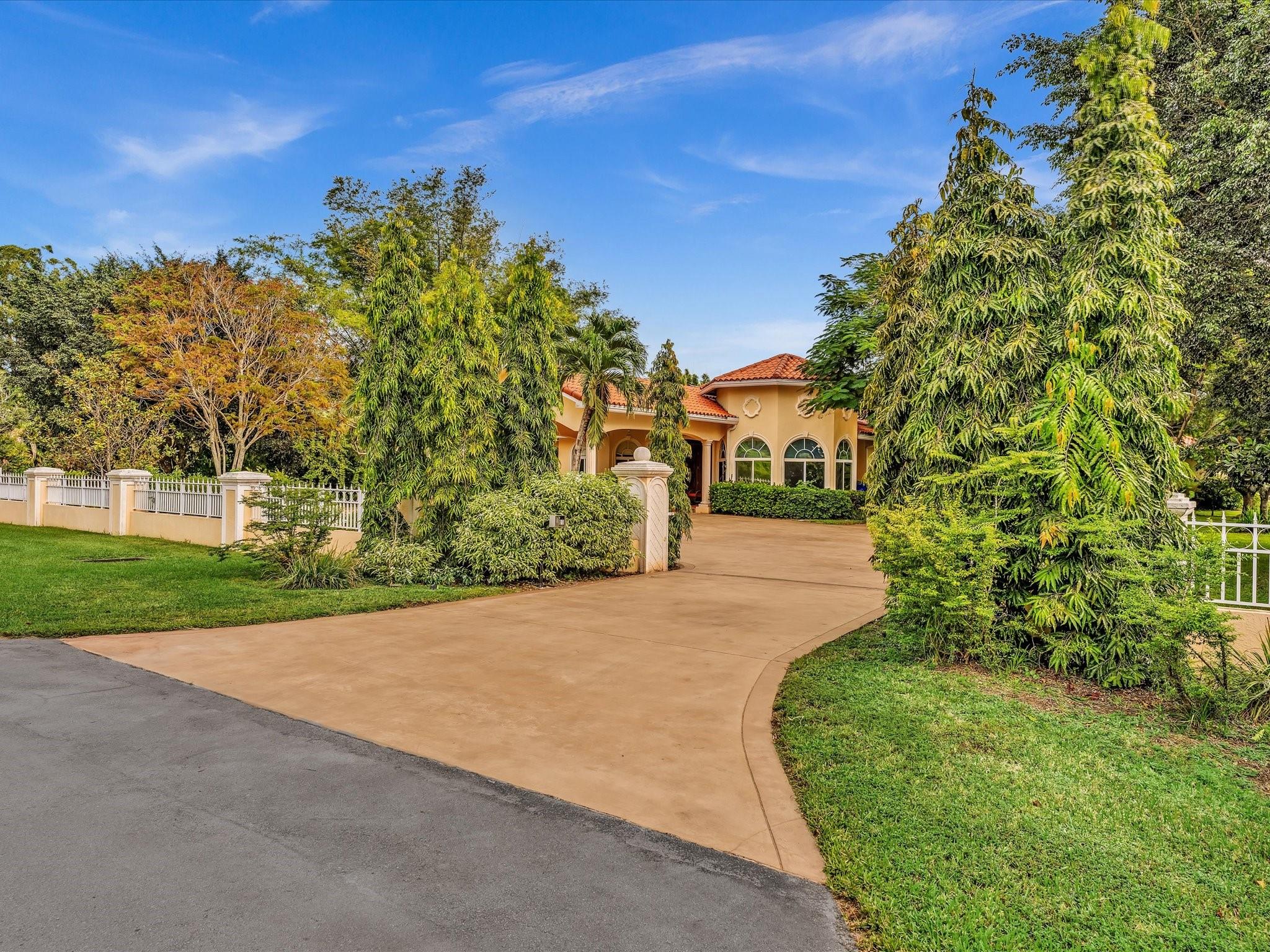 SUNSHINE RANCHES - Residential