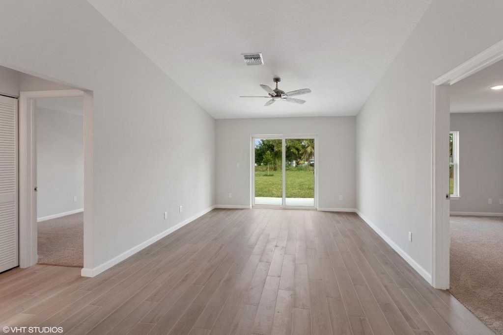 Photo of 4920 SE Jack Avenue, Stuart, FL 34997 (MLS # R10996785)