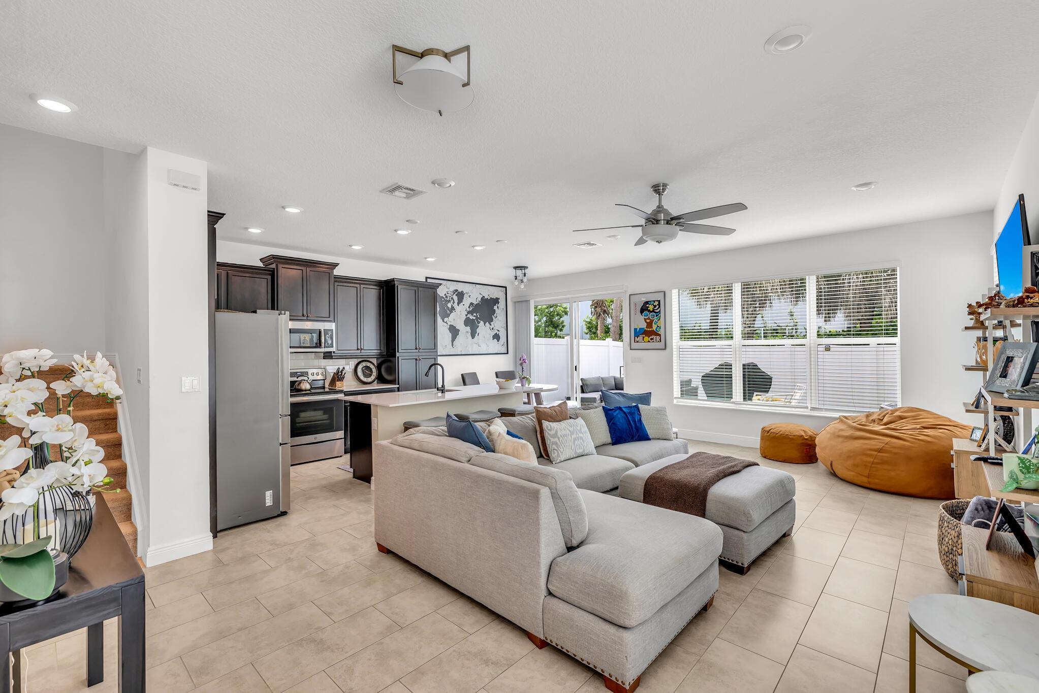 4340 Lago Drive