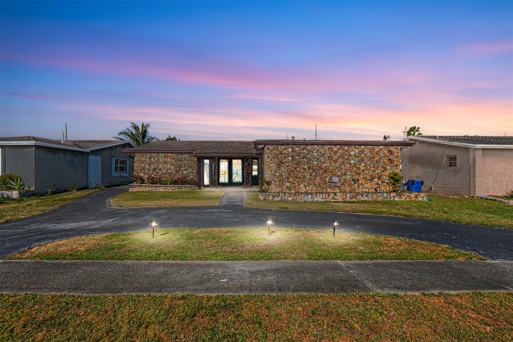 Welcome to your private slice of South Florida! This well-maintained single-family home features a bright and open layout, a sparkling private pool, and plenty of space for entertaining, relaxing, or raising a family — all in a prime location with no HOA! Minutes to Sawgrass Mills Mall & more. 3 Bedrooms / 2 Bathrooms Private backyard with screened-in pool Open-concept living space Spacious bedrooms with ample closet space Driveway and garage parking.