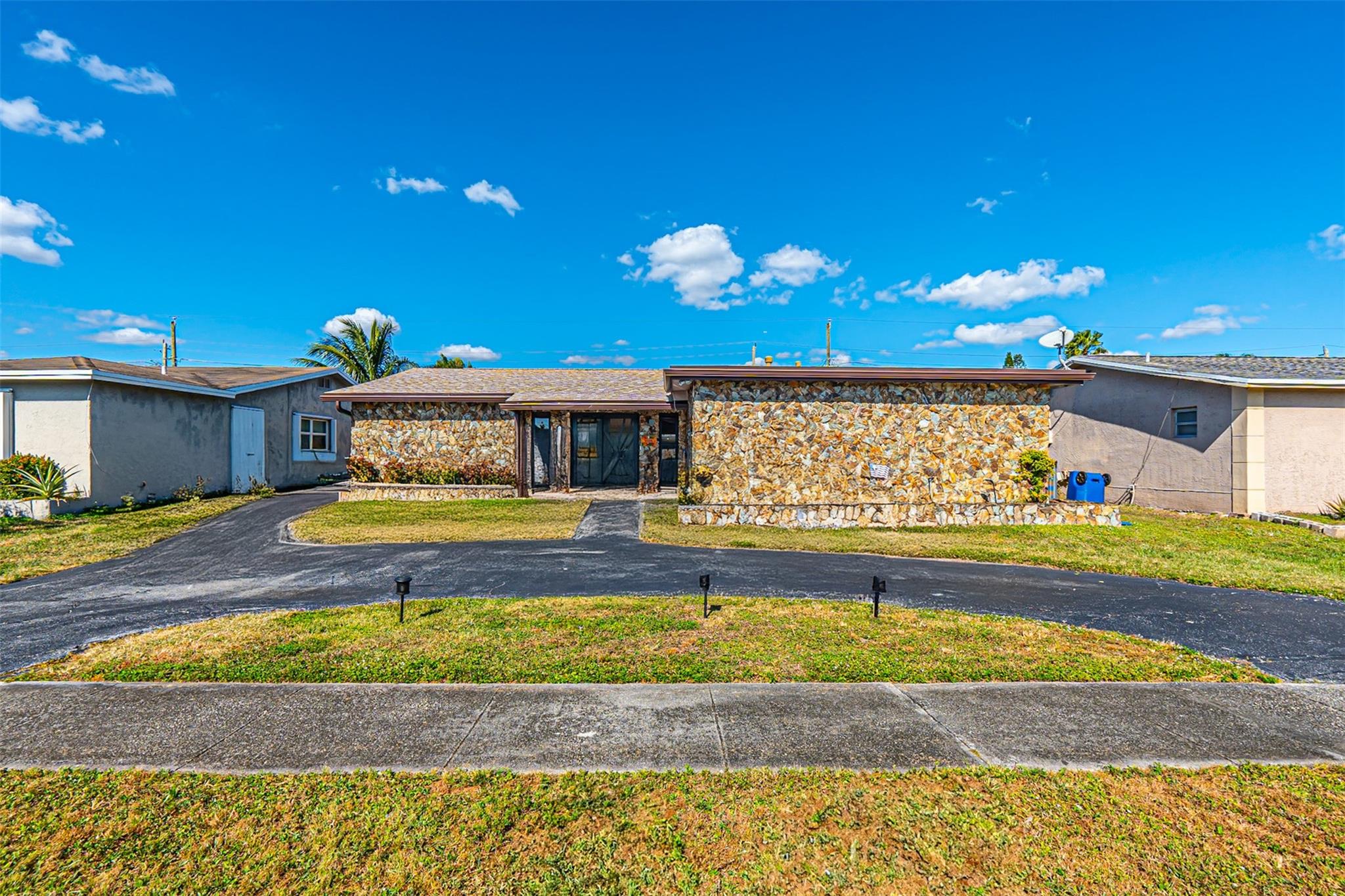 Sunrise Golf Village Sec - Residential