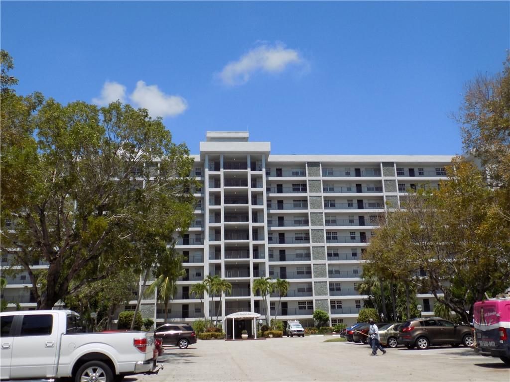 Photo of 4015 W Palm Aire Dr #507, Pompano Beach, FL 33069 (MLS # F10275751)