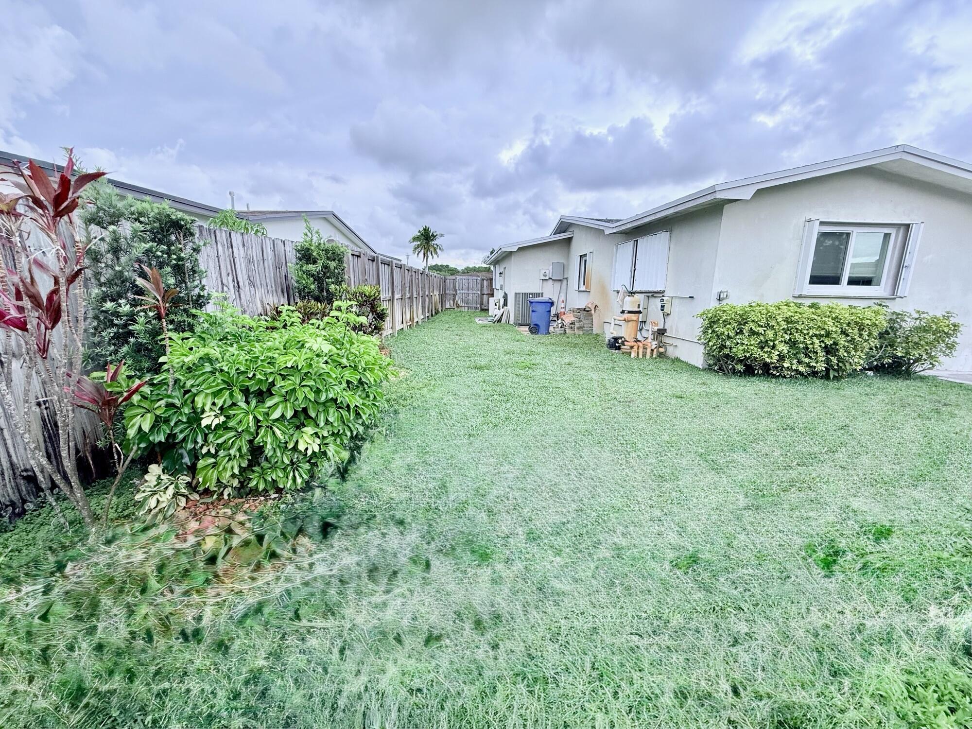 PEMBROKE LAKES SEC 2 - Residential