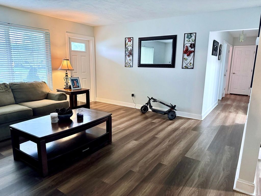 Photo of 10900 NW 18th Place, Pembroke Pines, FL 33026 (MLS # B26012212)