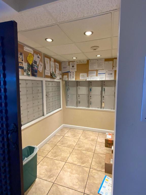 SEA PALMS CONDOMINIUM - Residential Lease