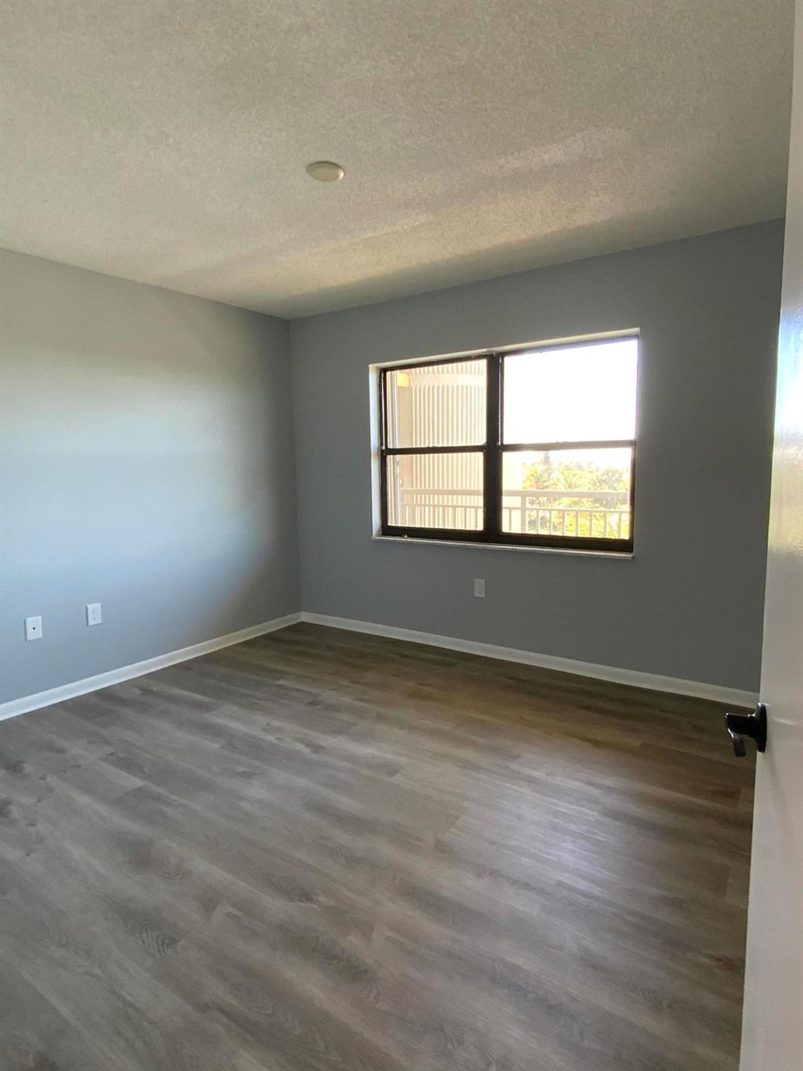 SEA PALMS CONDOMINIUM - Residential Lease