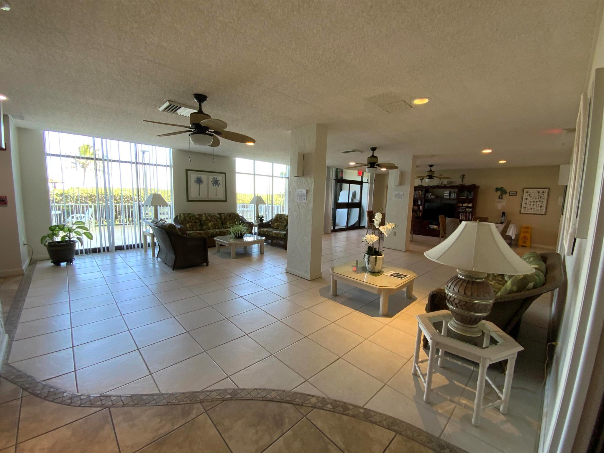 SEA PALMS CONDOMINIUM - Residential Lease