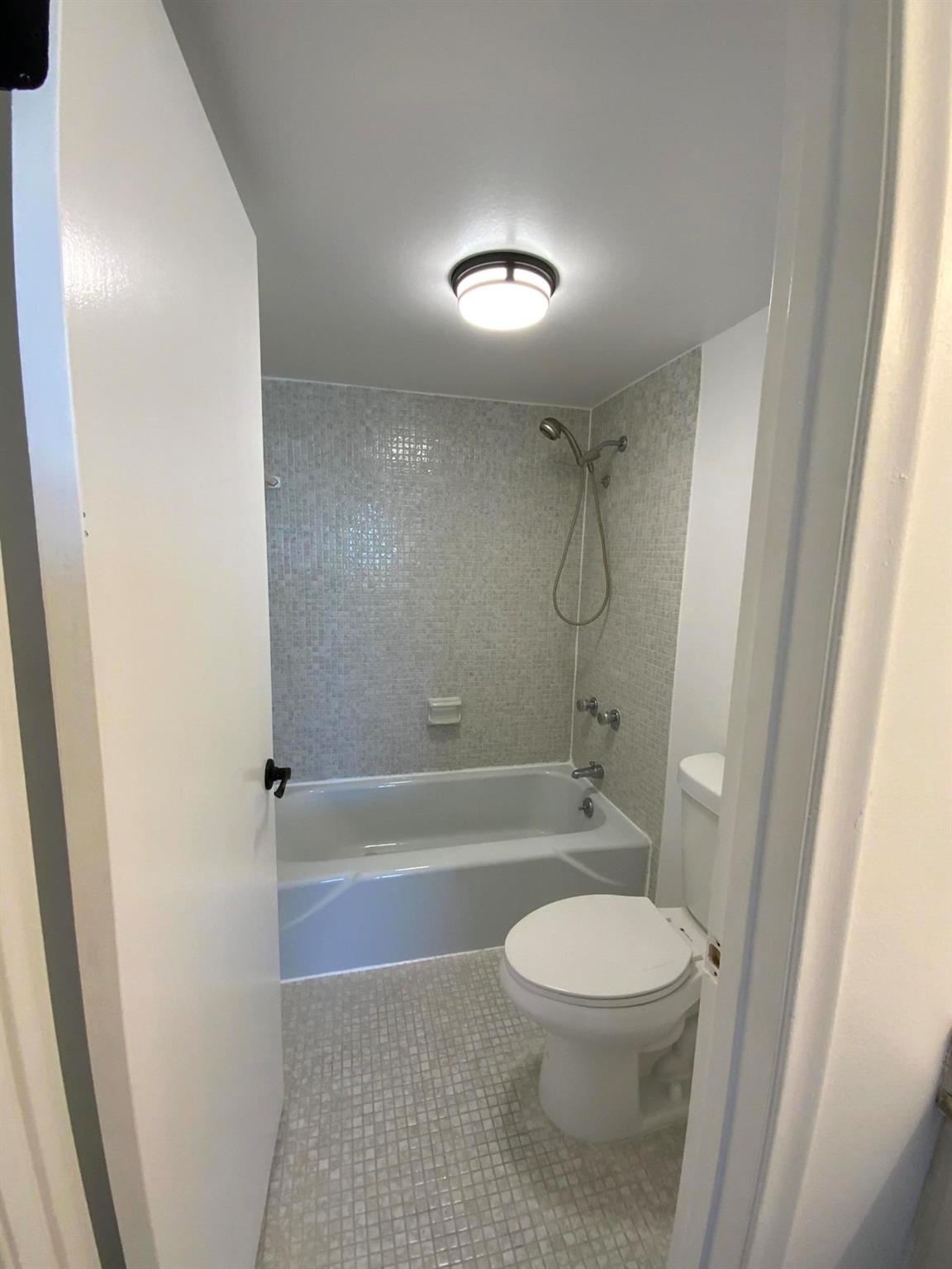 SEA PALMS CONDOMINIUM - Residential Lease