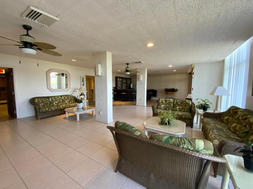 SEA PALMS CONDOMINIUM - Residential Lease