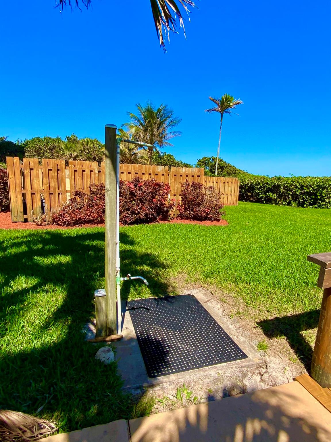 SEA PALMS CONDOMINIUM - Residential Lease