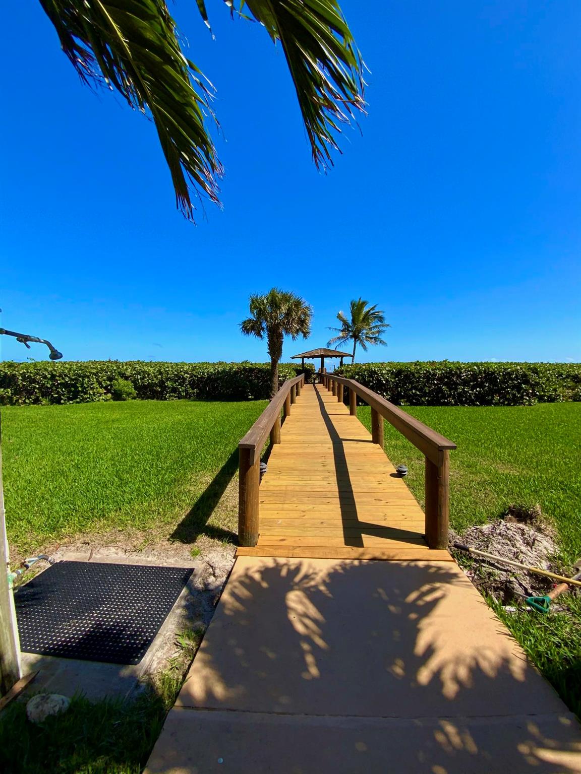 SEA PALMS CONDOMINIUM - Residential Lease