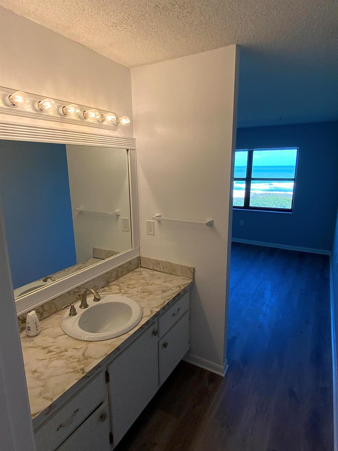 SEA PALMS CONDOMINIUM - Residential Lease