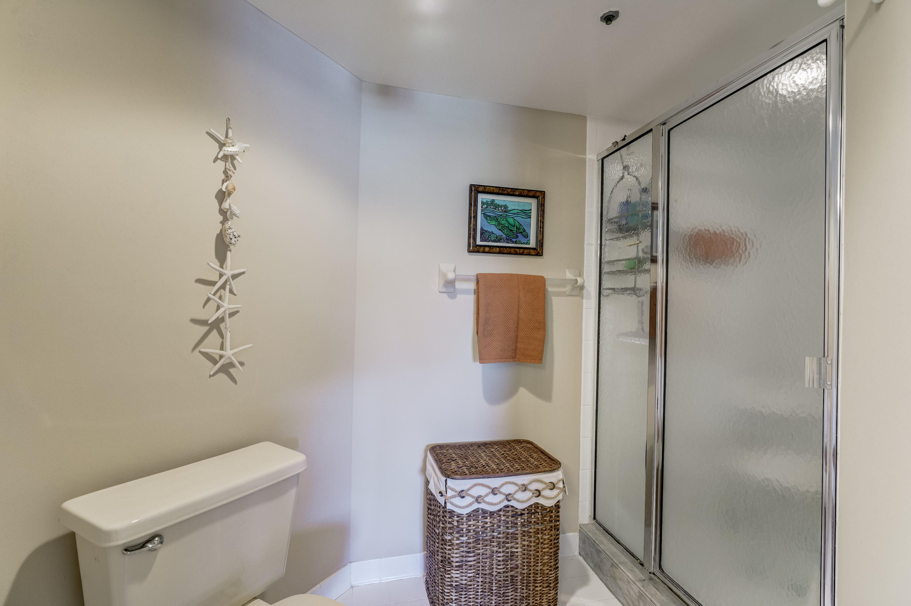 UNO LAGO 7 CONDO - Residential Lease