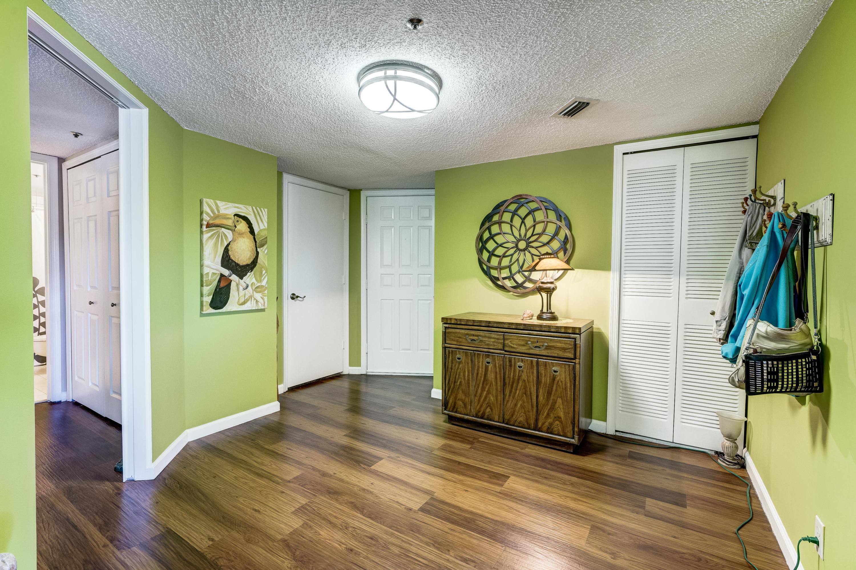 UNO LAGO 7 CONDO - Residential Lease