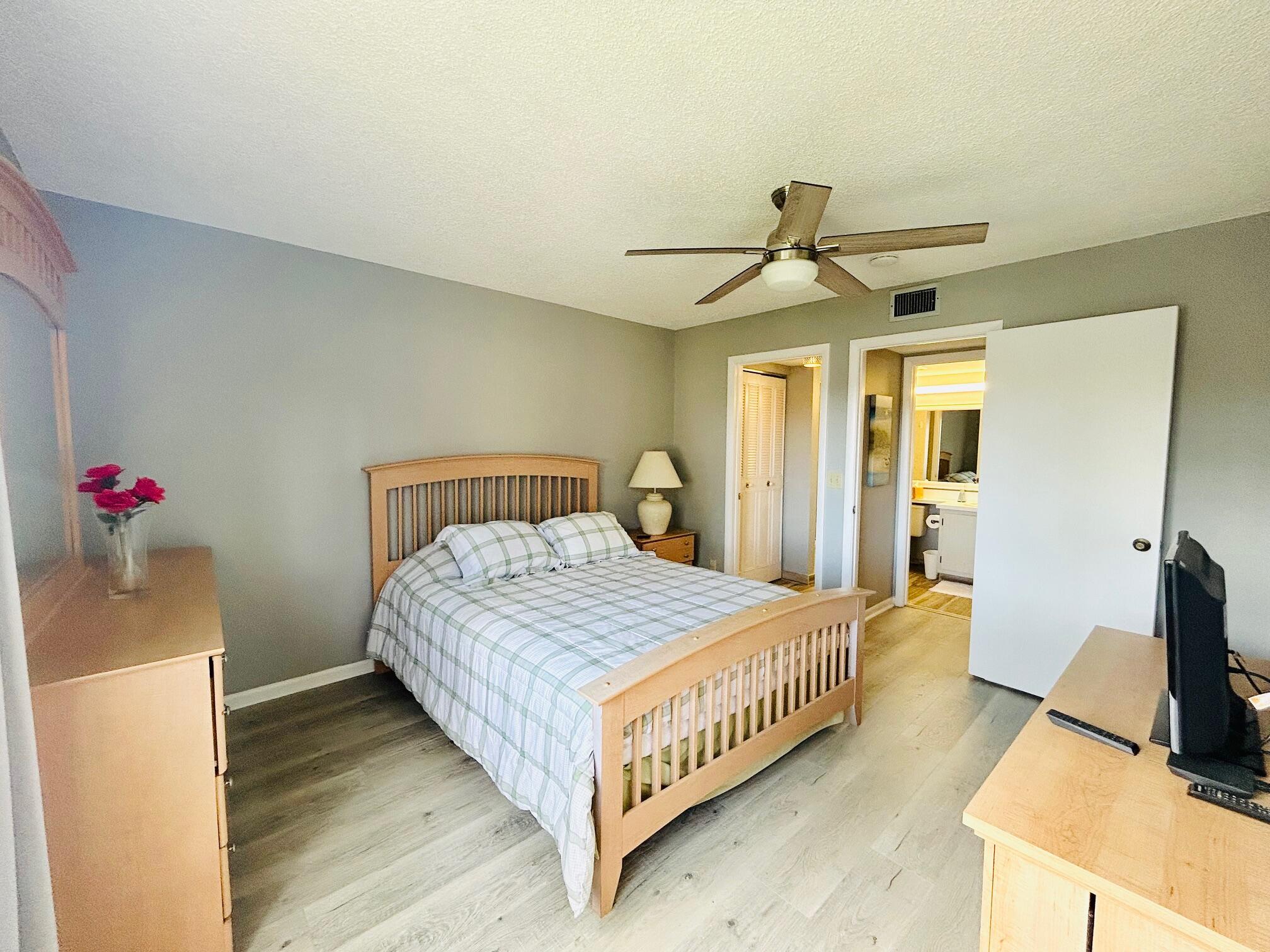 PINE RIDGE SOUTH IV CONDO - Residential Lease