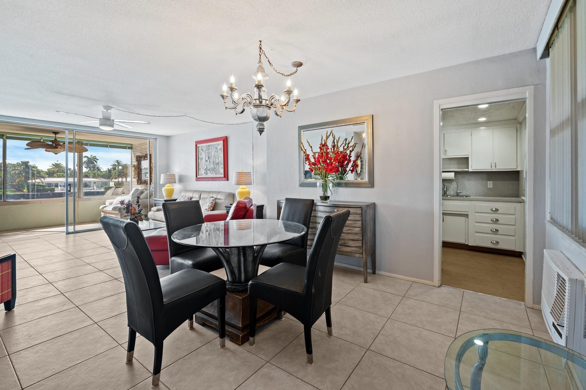 401 N Riverside Dr 207